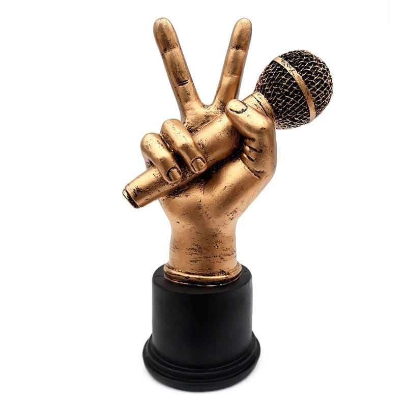 Ornament in forma de mana cu microfon, aratand semnul victoriei, Bronz, 620E