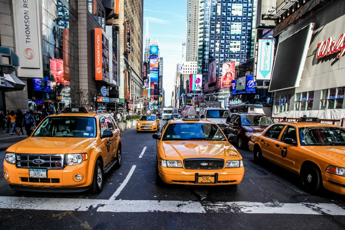Fototapet, Taxiuri galbene in New York