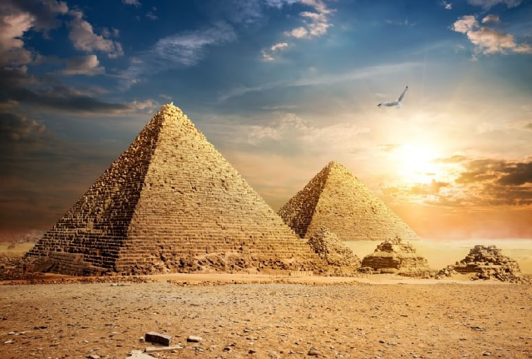 Autocolant, Piramide 1