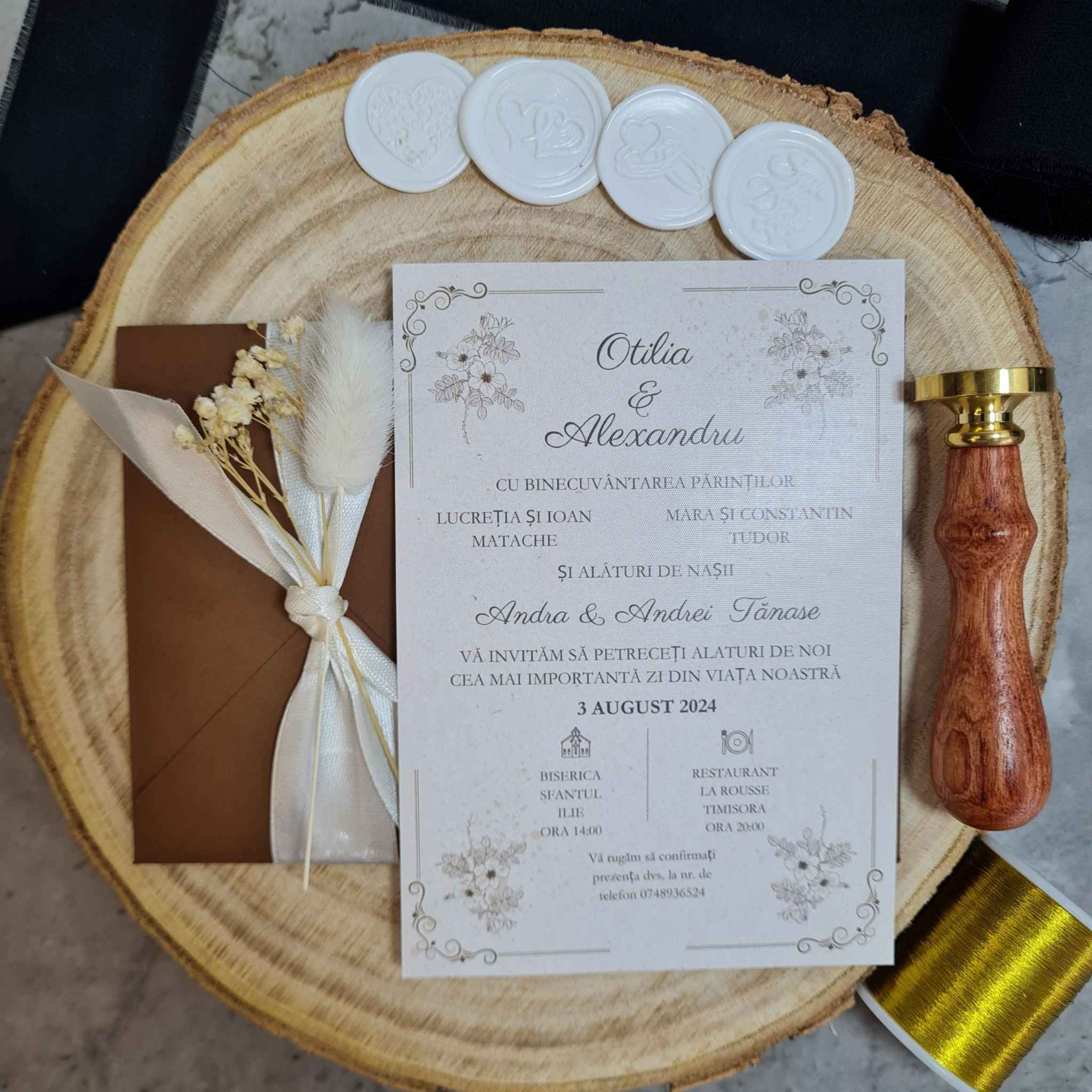 Invitatie de Nunta cu sigiliu, flori uscate, panglica de satin si plic maro - 1 | YEO