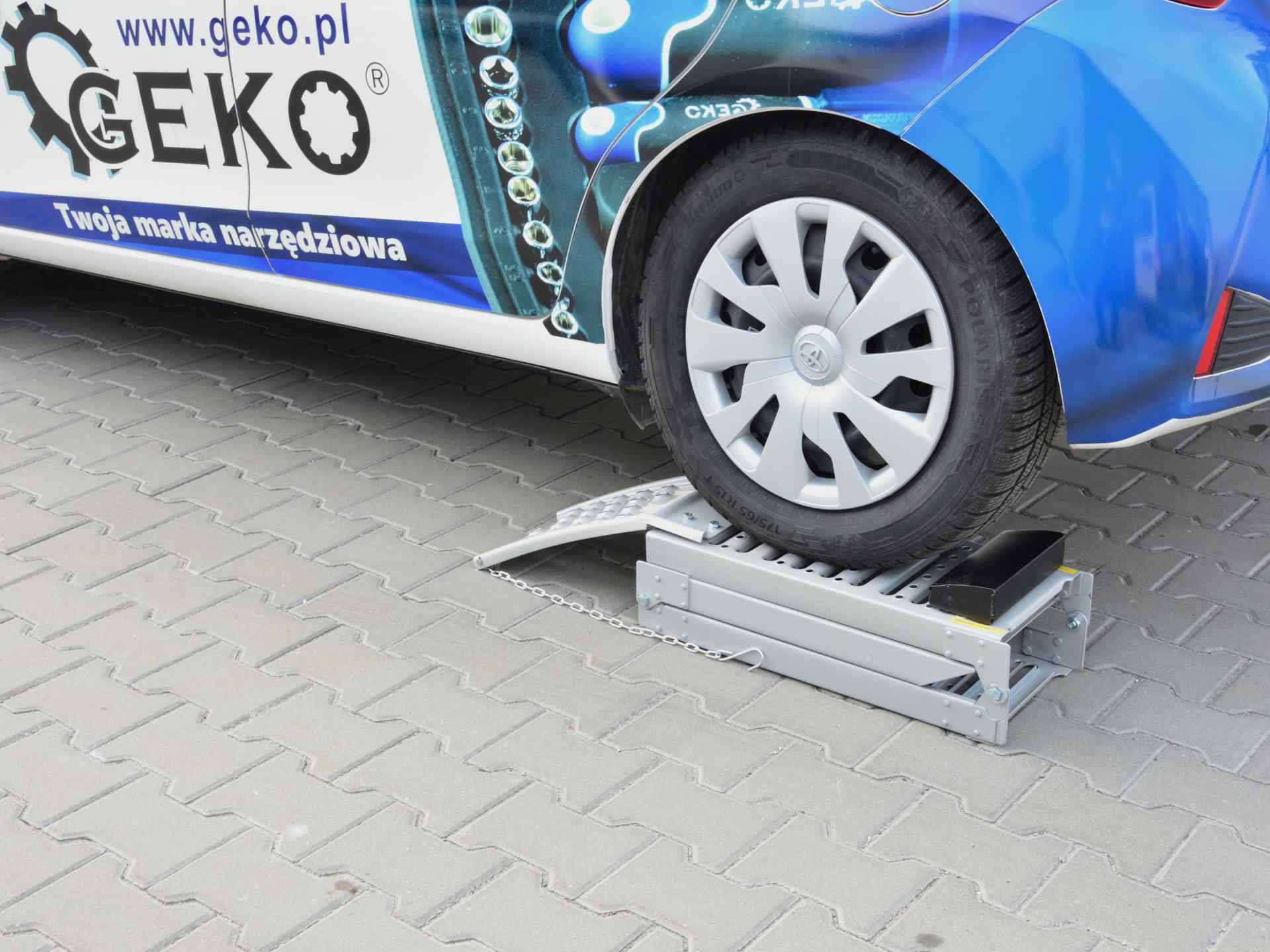 Rampe pliabile pana la 2200kg 2 buc, GEKO G02047 - 1 | YEO