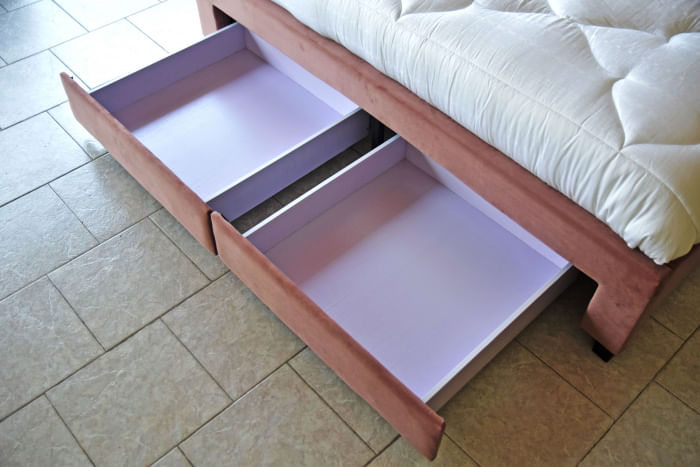 Pat, 160 x 200 cm, Terasino roz cu 4 sertare, tapitat catifea, somiera inclusa