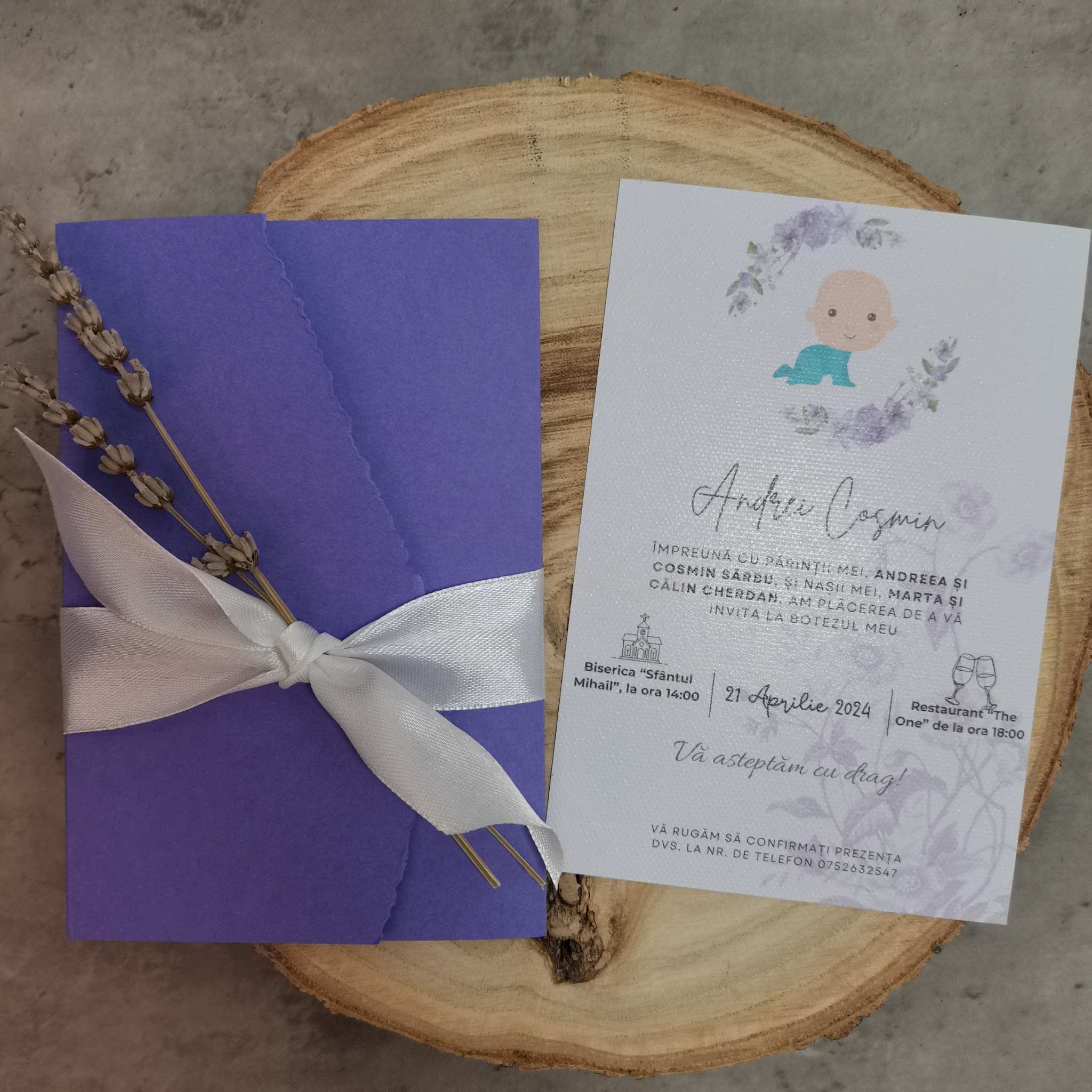 Invitatie de Botez completa, cu flori uscate de lavanda si plic mov, inclus