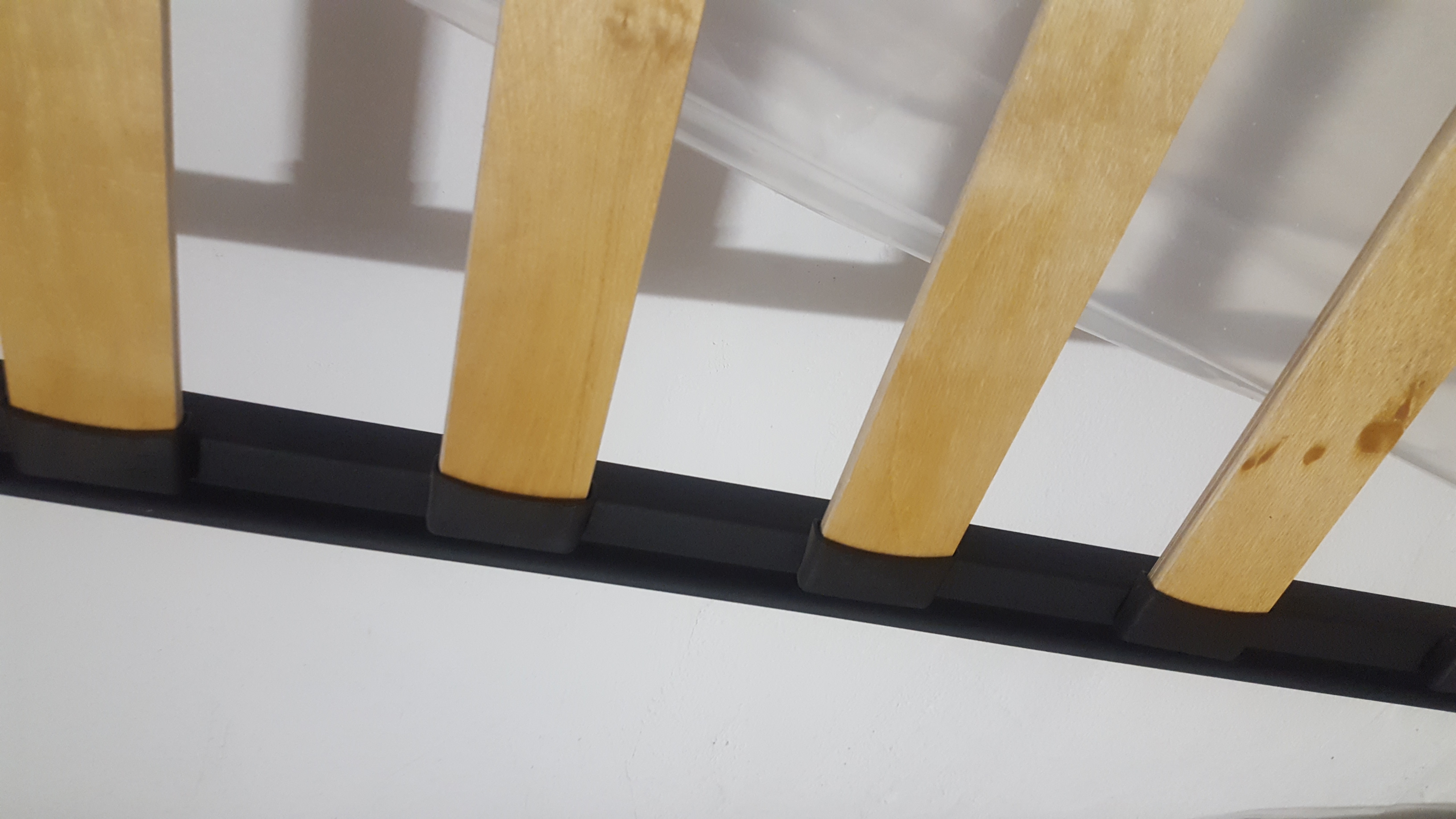 Somiera pat Milano 160x200 cu picioare, 13 lamele lemn, cadru metal