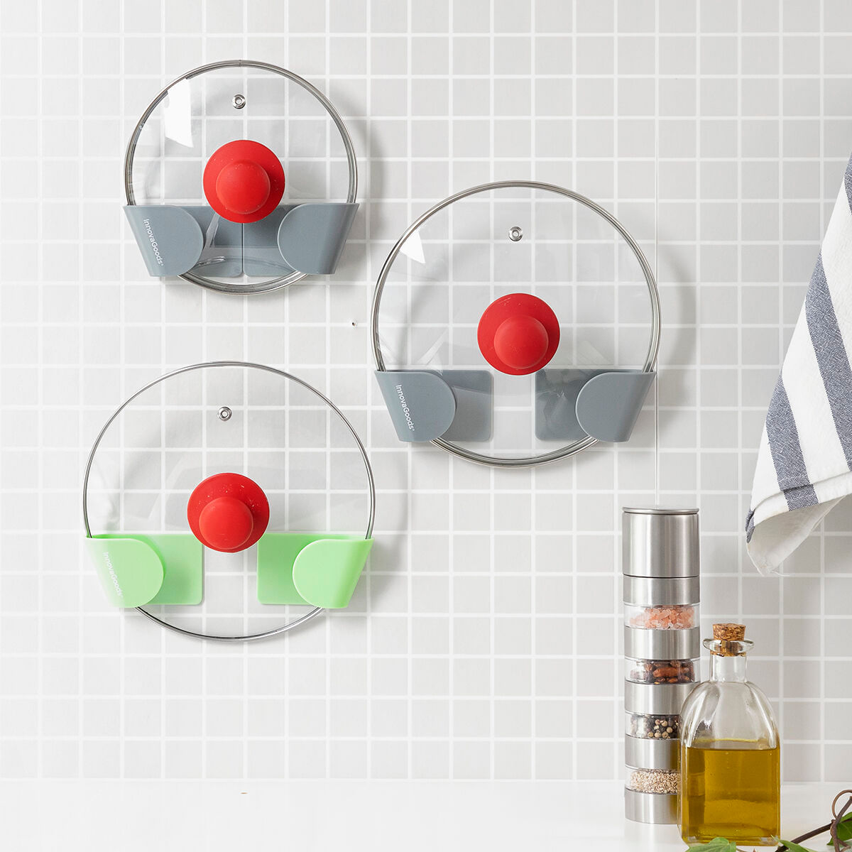 Set de 3 suporturi adezive pentru capace de cratita Smarack InnovaGoods