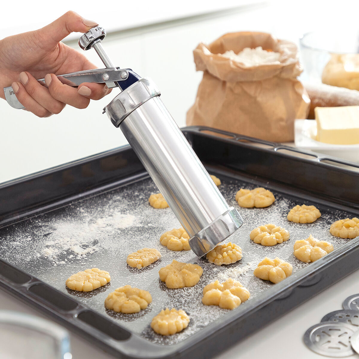 Masina de fabricare biscuiti 2 in 1 si pistol pentru tevi Prekies InnovaGoods