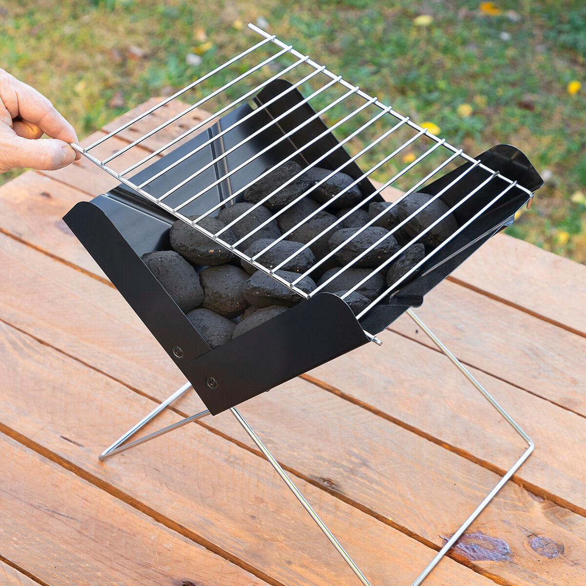 Mini gratar portabil pliabil pentru carbune Foldecue InnovaGoods - 4 | YEO