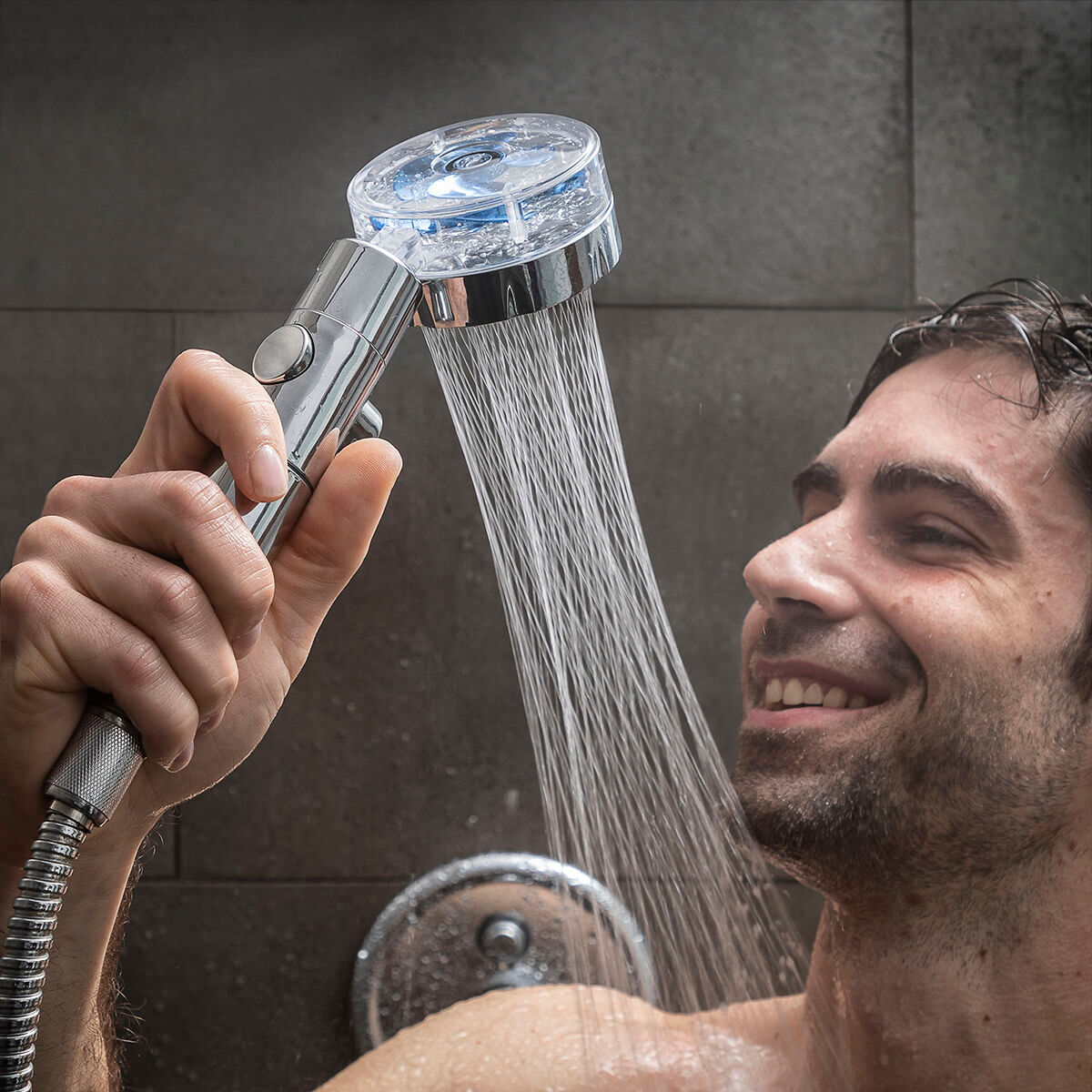 Ecoshower cu elice sub presiune si filtru purificator Heliwer InnovaGoods
