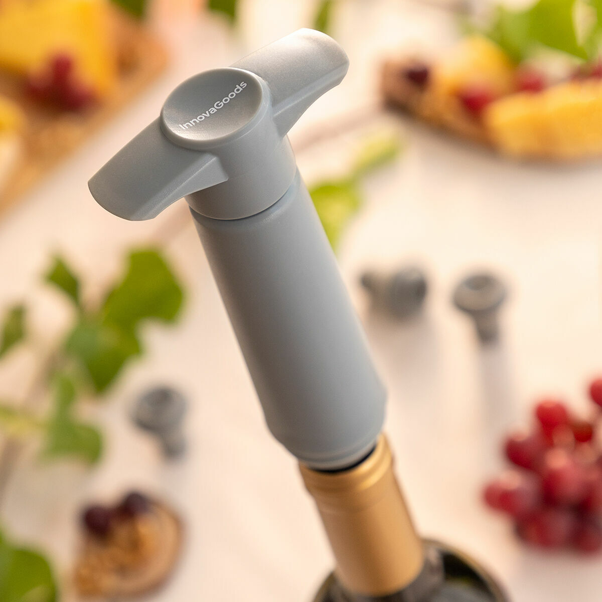 Pompa de vacuum si dopuri pentru vin Winuum InnovaGoods (4 capace) - 4 | YEO