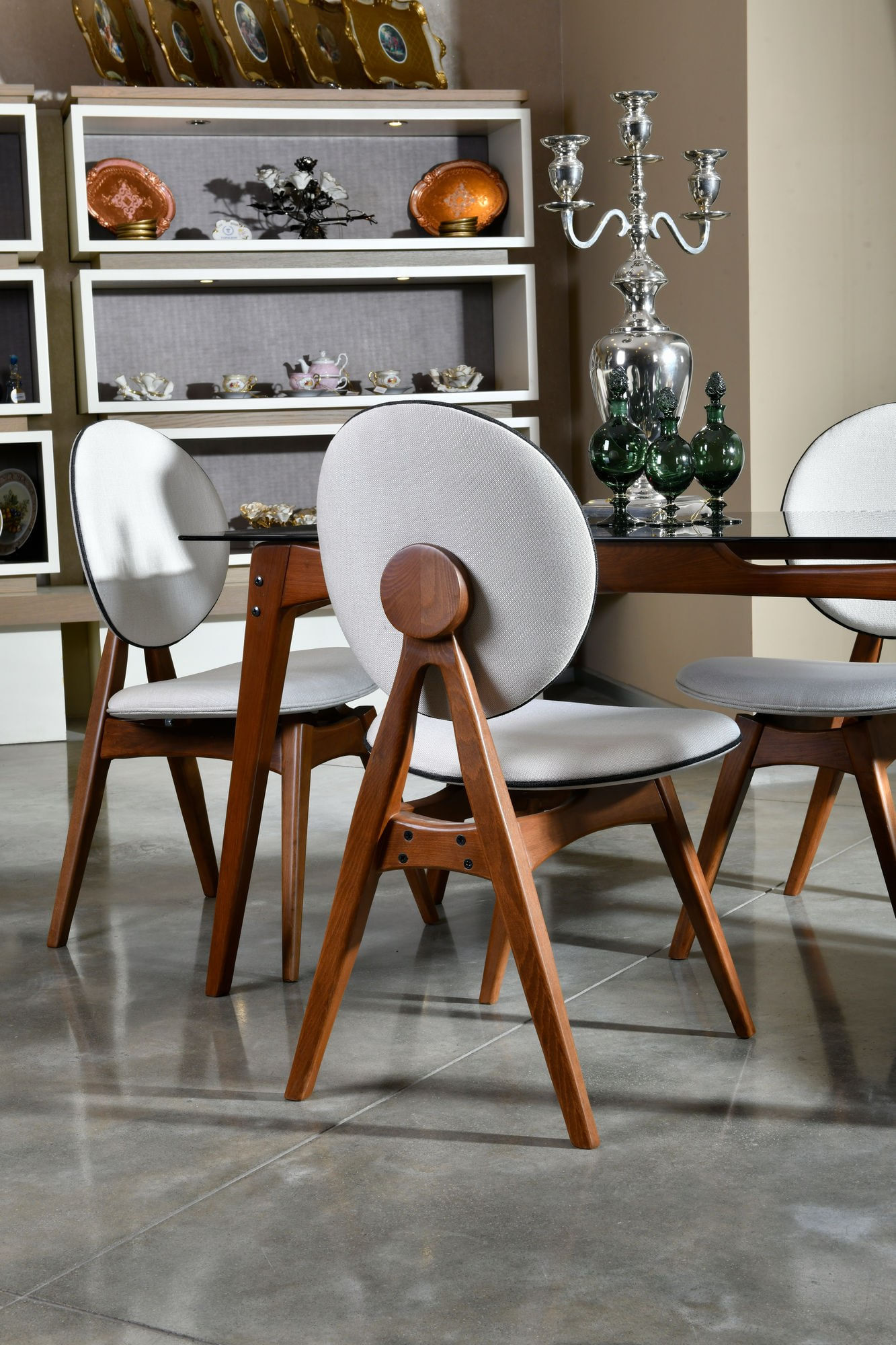 Set scaune, Hanah Home, lemn de carpen, in, nuc si crem, 54x55x93 cm — imaginea 7