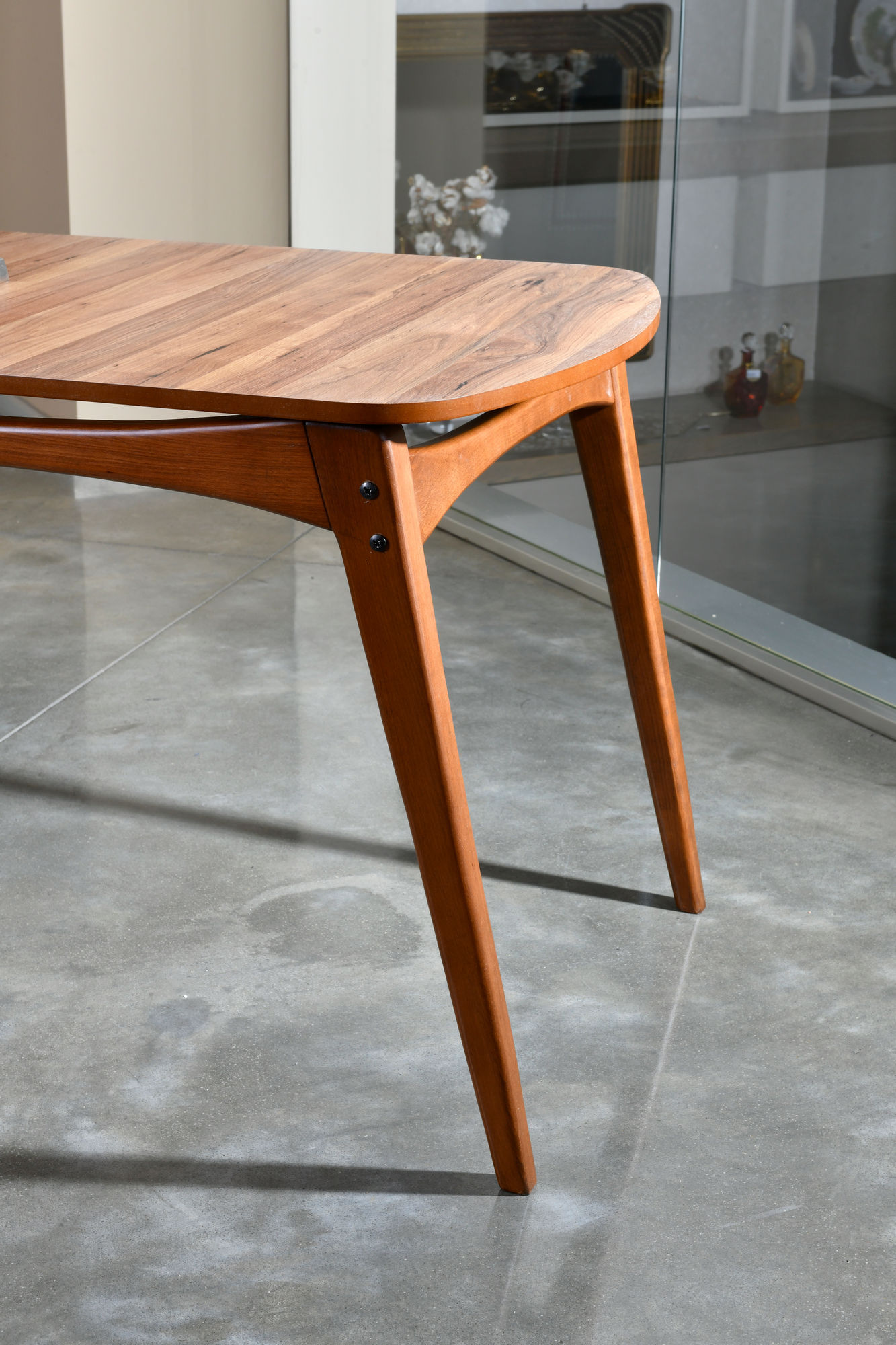 Masa dining, Hanah Home, lemn carpen si mdf, nuc, 160x80x75 cm — imaginea 6