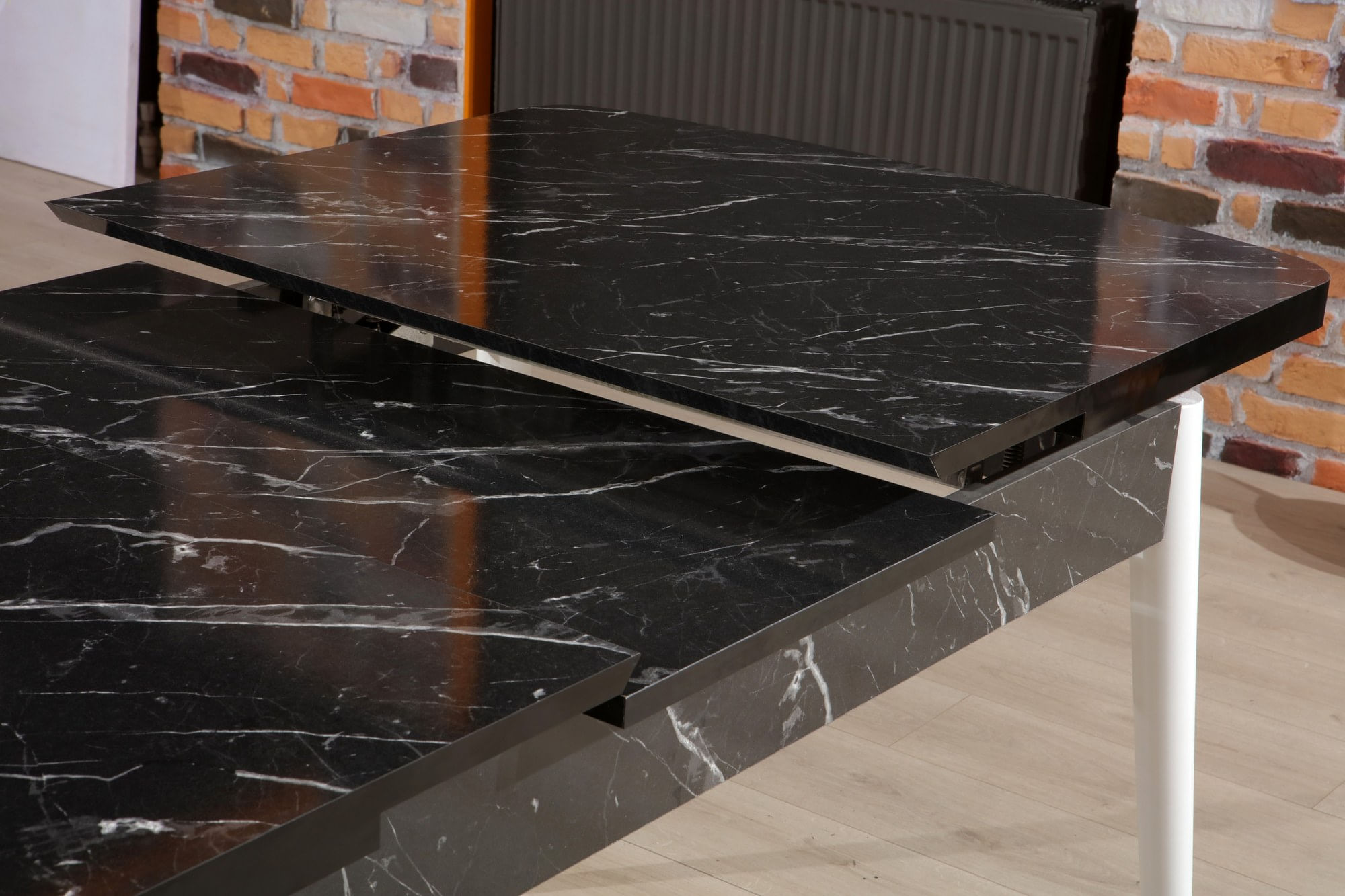 Masa extensibila, Hanah Home, panou aglomerat melaminat, alb-negru, 132x79x76.5 cm