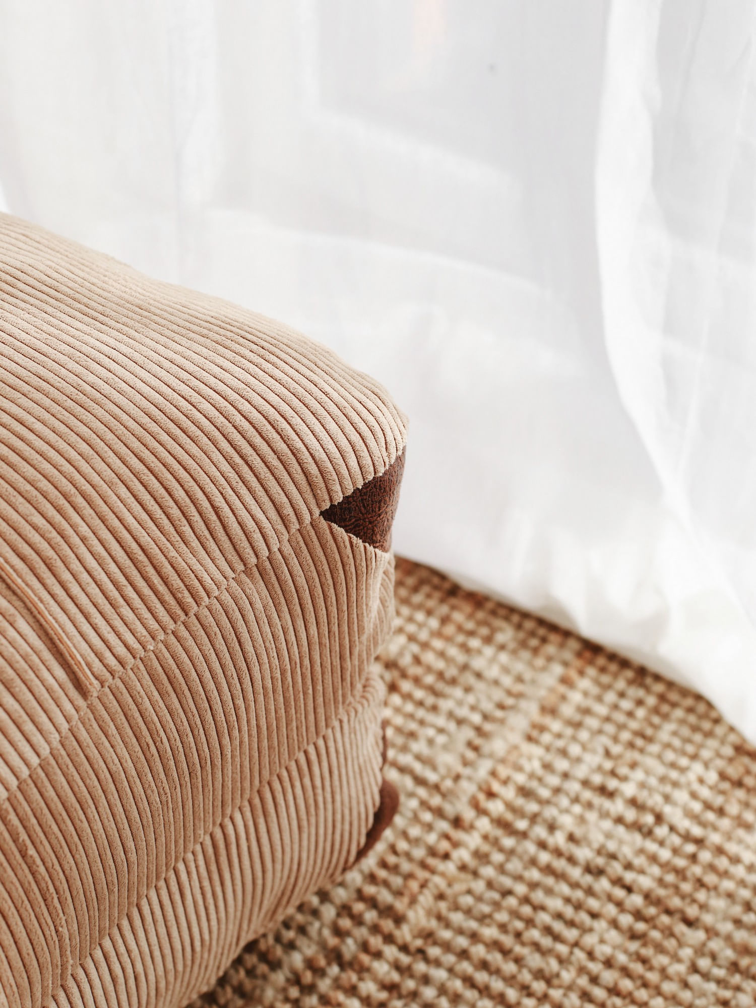 Canapea extensibila 1 loc, Hanah Home, catifea, camel, 80x70x60 cm