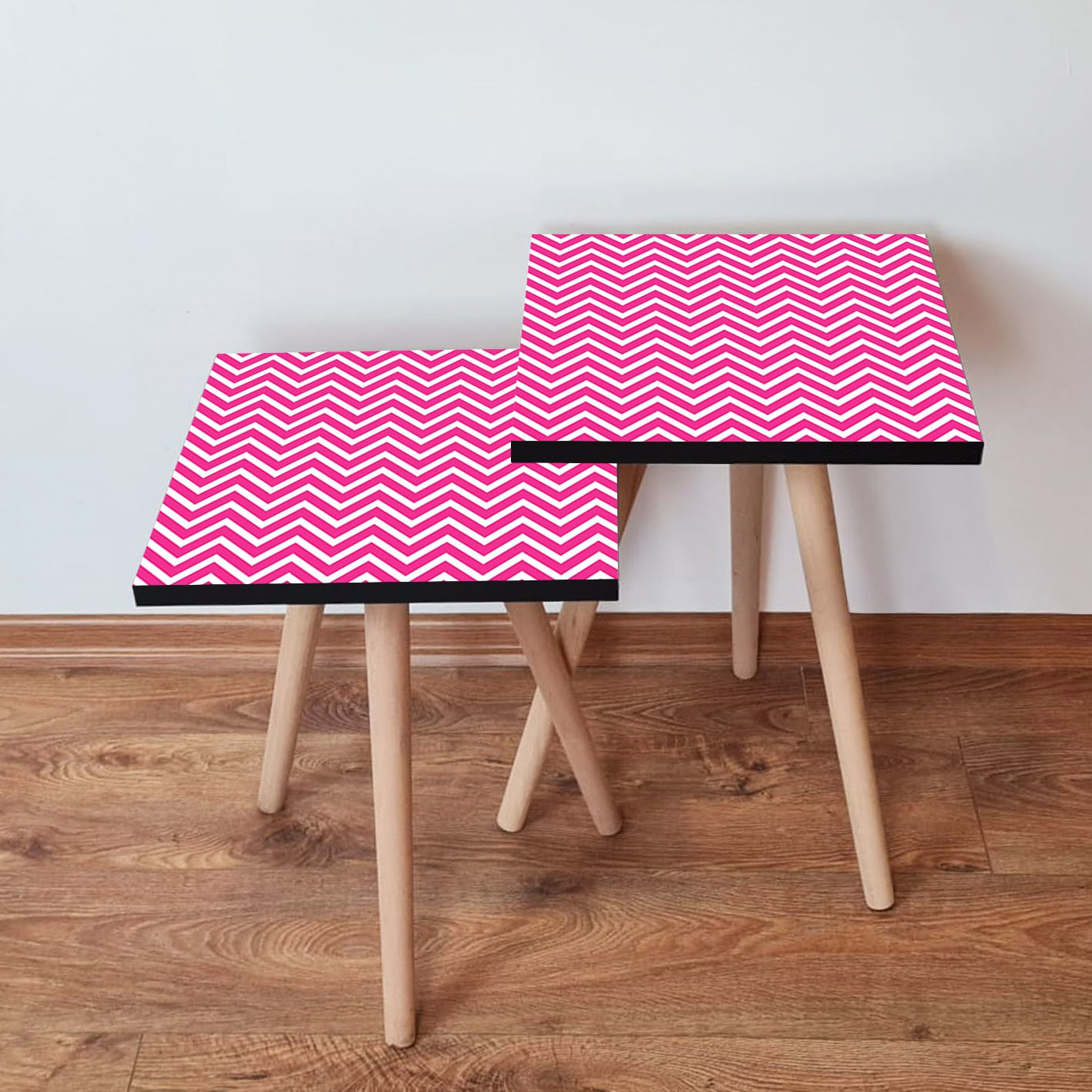 Set masute de cafea, Hanah Home, mdf, fucsia si alb, 35x35x47 cm, picioare lemn de fag