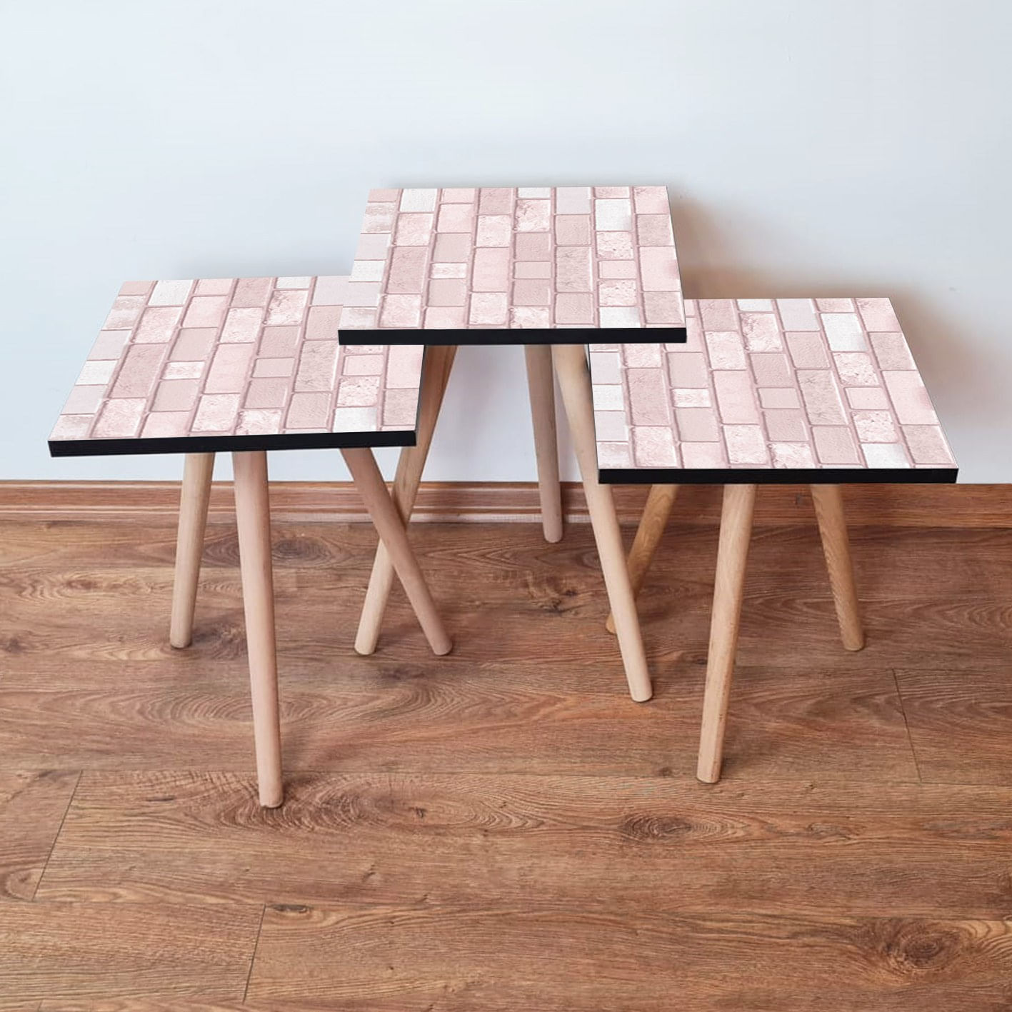 Set masute de cafea, Hanah Home, mdf, roz si alb, 3 piese, 35x35x52 cm
