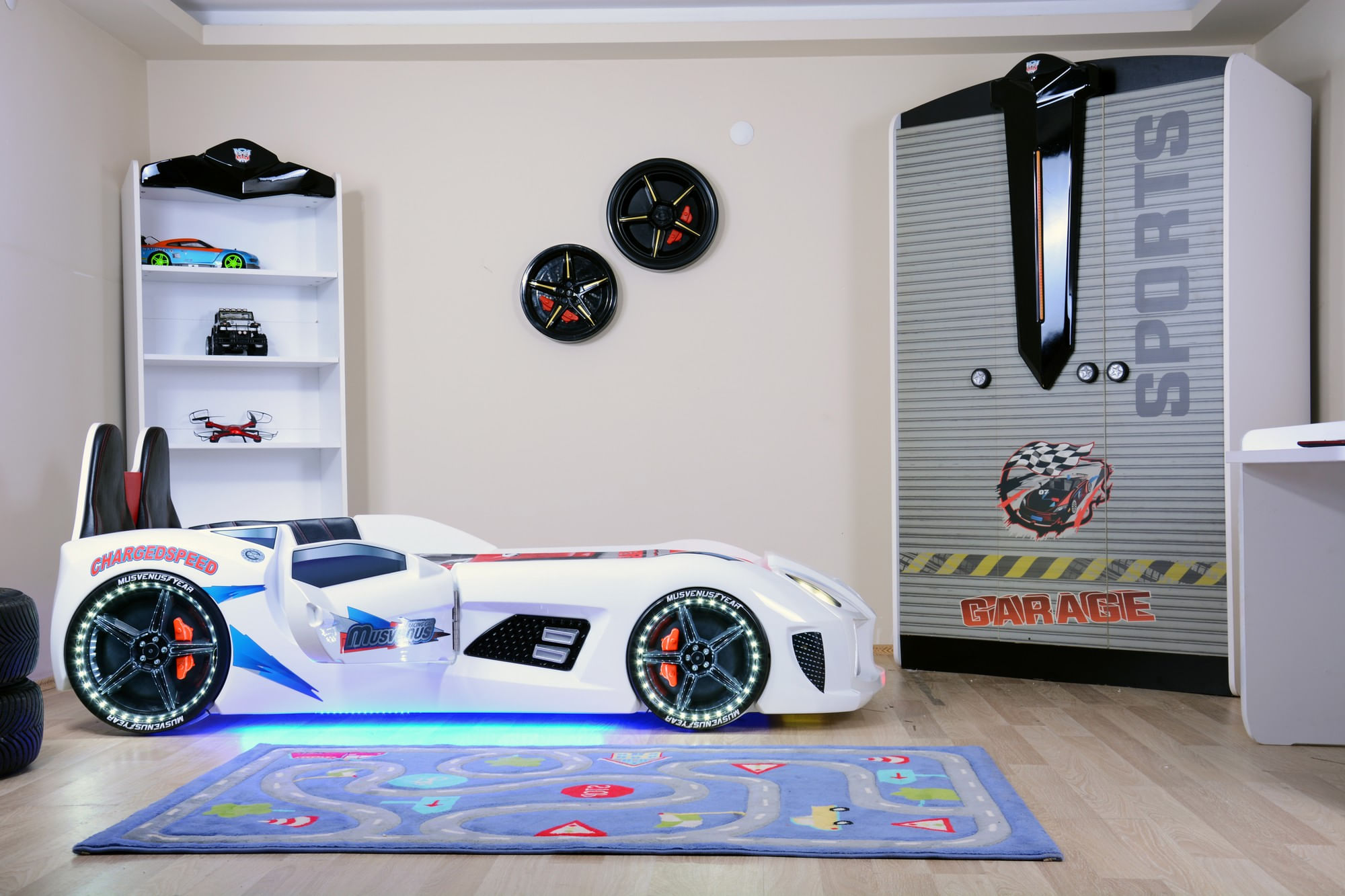 Pat auto, Hanah Home, panou aglomerat melaminat, multicolor, 130x60x235 cm