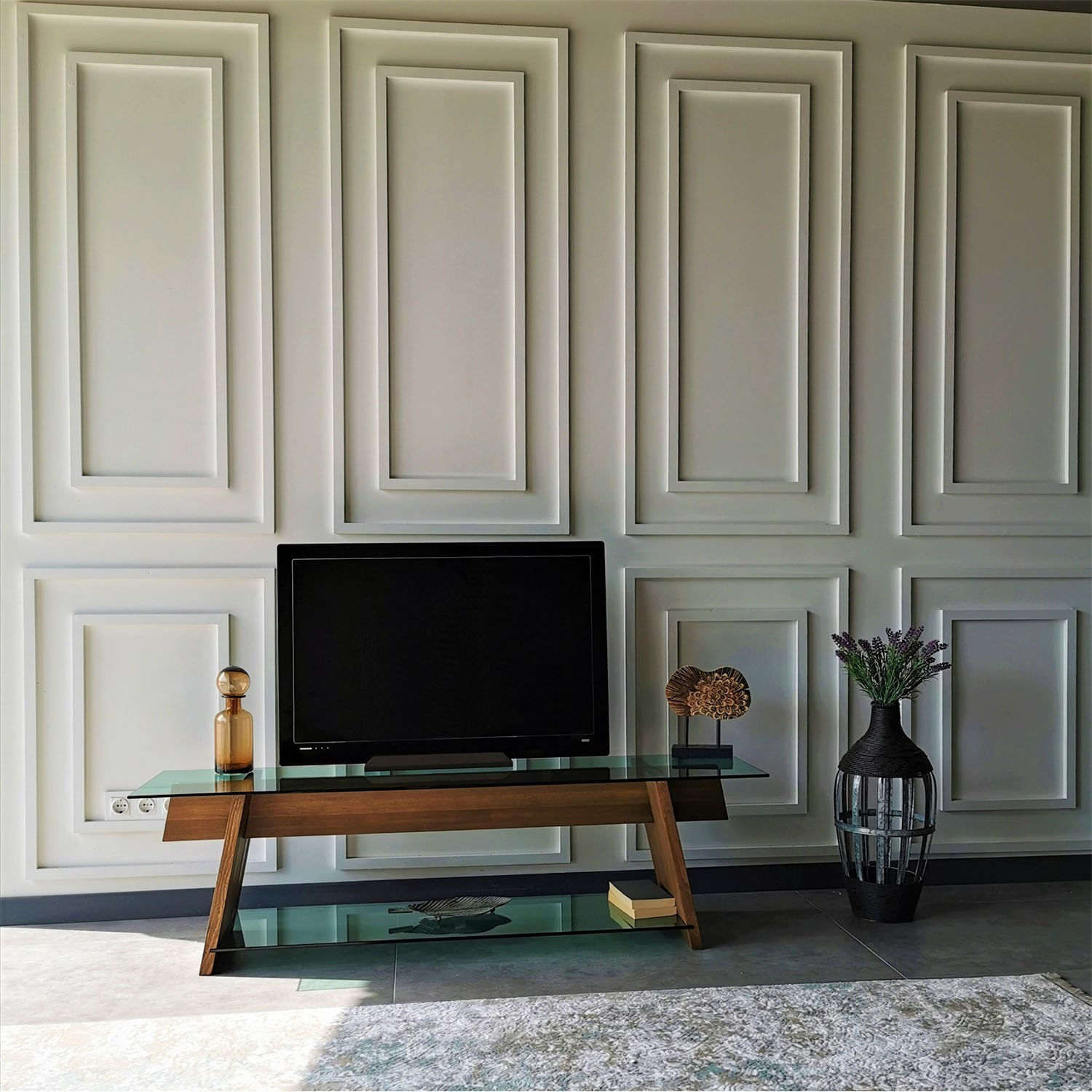 Comoda tv, Hanah Home, sticla securizata, lemn masiv de pin, nuc verde, 158x45x40 cm — imaginea 4