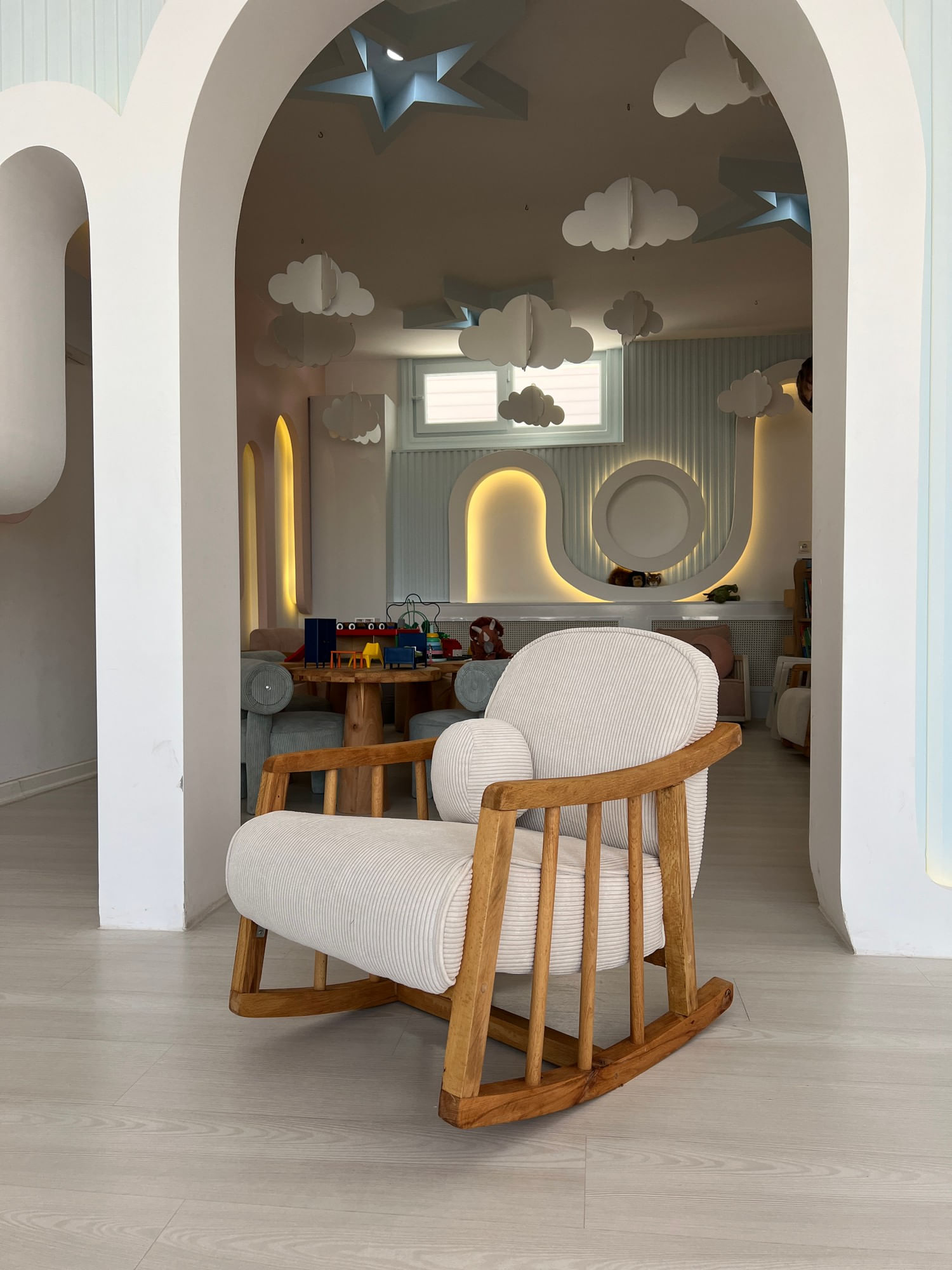 Fotoliu, Hanah Home, lemn de carpen, alb, 72x60x52 cm — imaginea 2