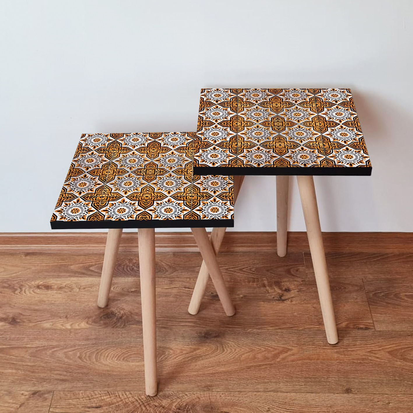 Masa de cafea set 2 bucati, Hanah Home, mdf, alb portocaliu, 35x35x47 cm