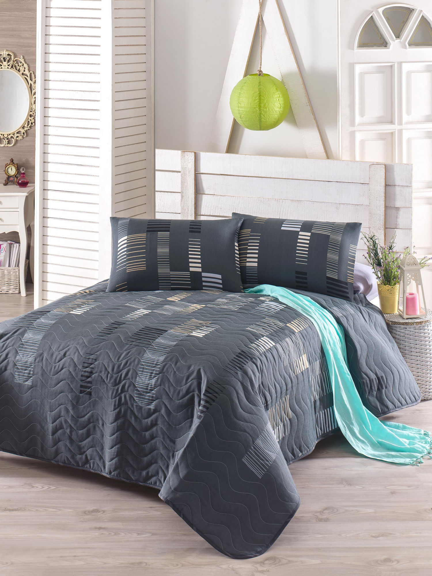 Set cuvertura matlasata dubla, L'essentiel Maison, antracit, alb, negru, bej, 200x220 cm, bumbac, poliester