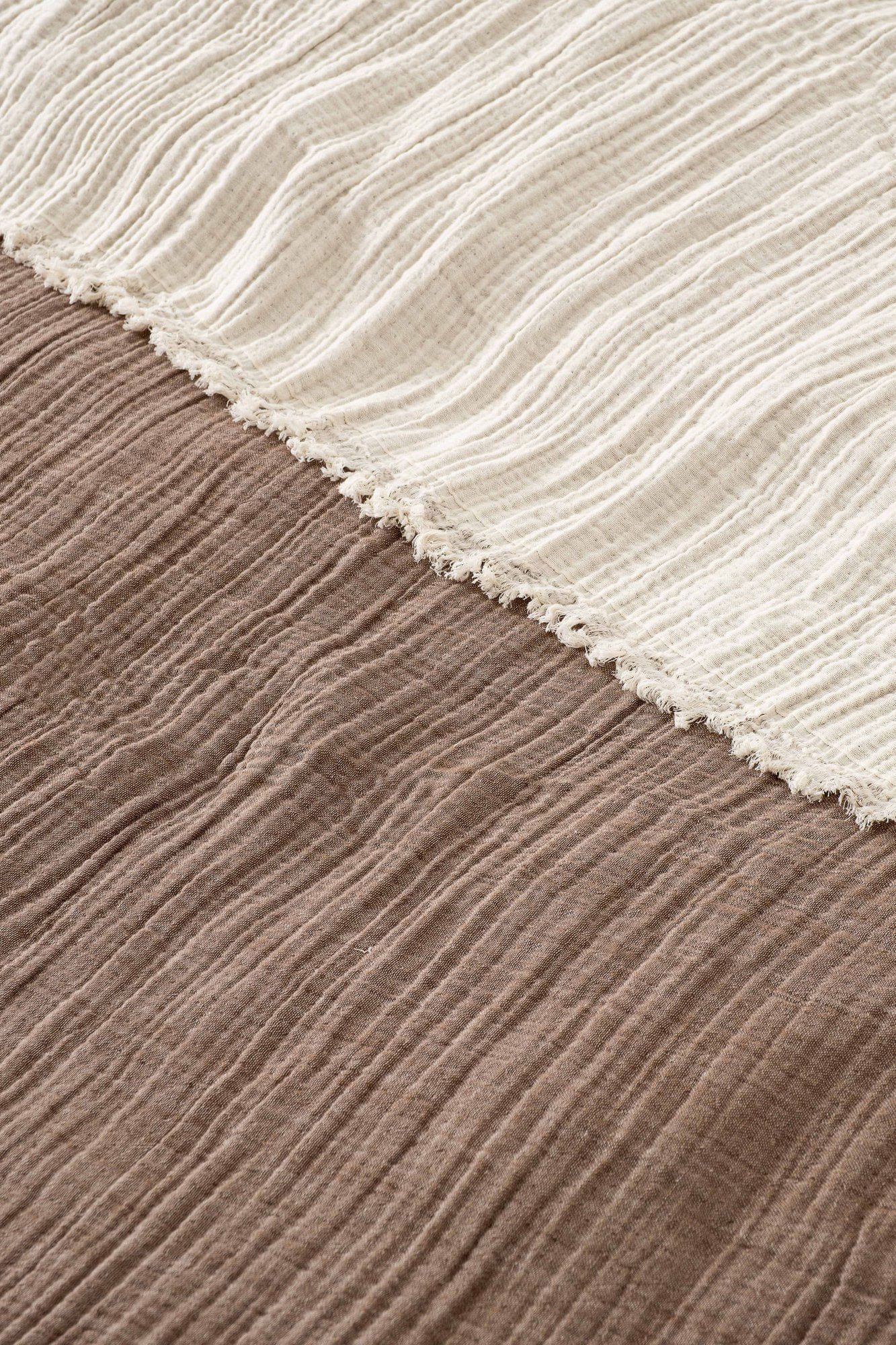 Cuvertura pat dublu, L'essentiel Maison, maro, 170x250 cm, 100% bumbac, lavabila la masina