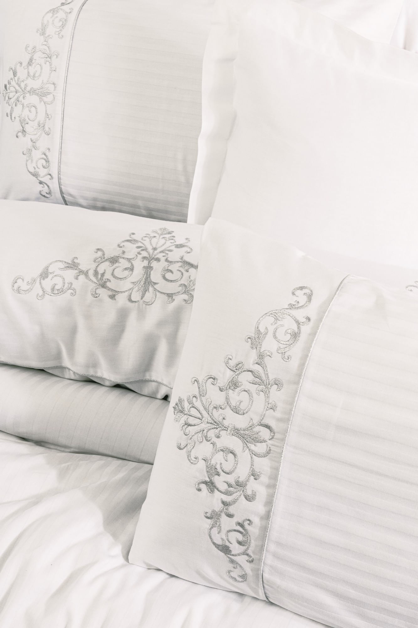 Set lenjerie de pat satin, L'essentiel Maison, alb, 200x220 cm, 100% bumbac