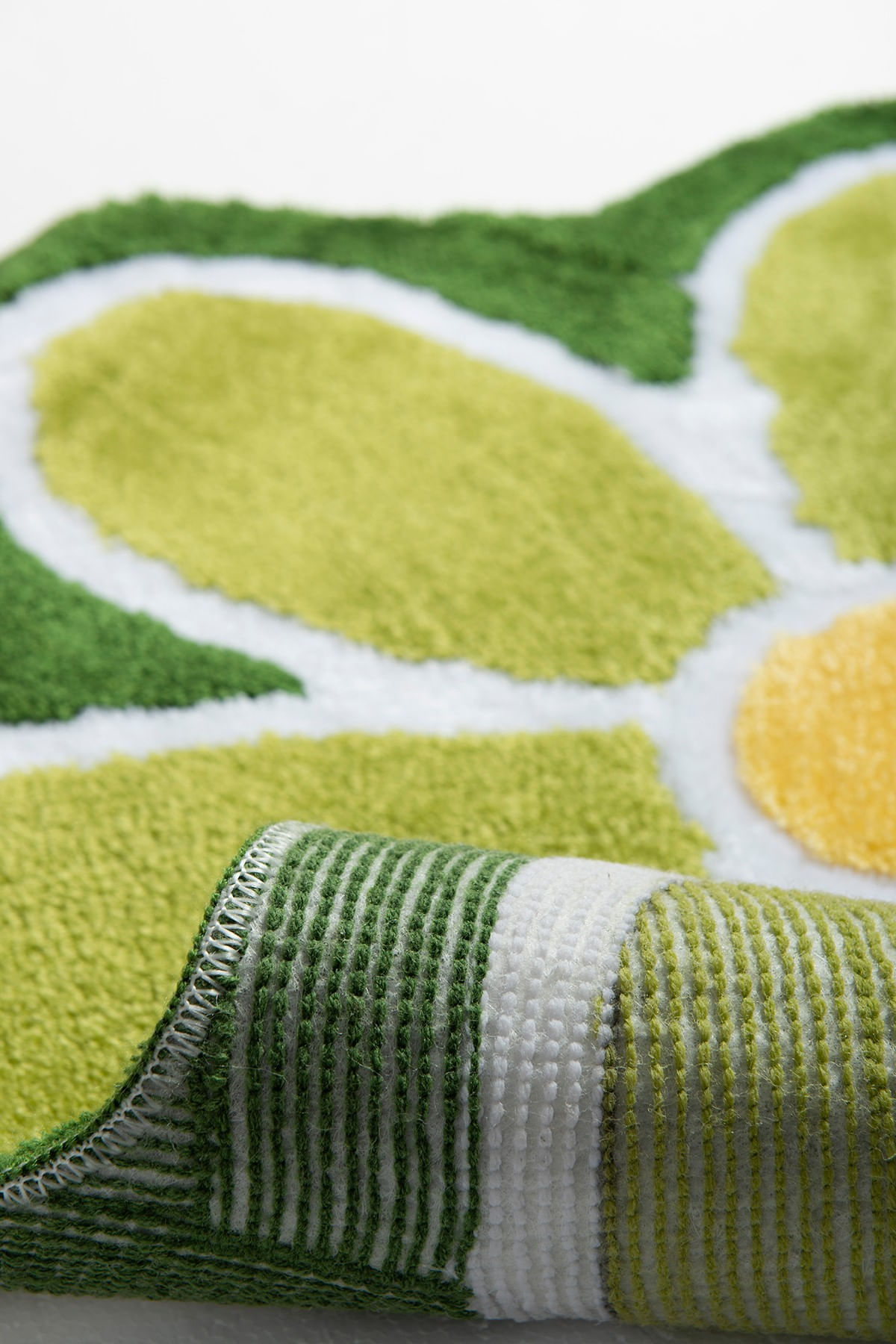Covoras de baie, L'essentiel Maison, multicolor, diametru 90 cm, 100% acrilic, antiderapant, 359CHL1521