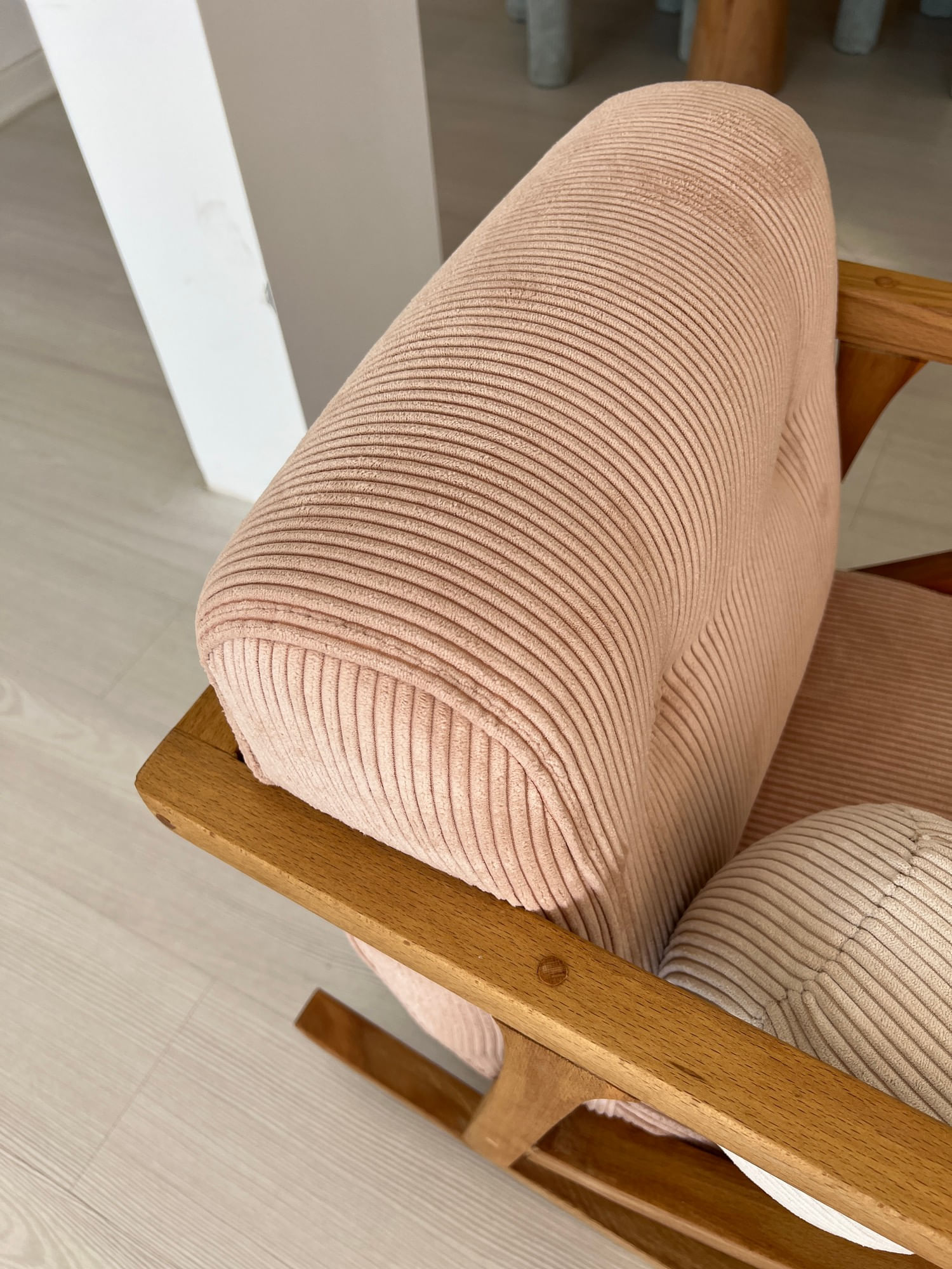 Fotoliu, Atelier Del Sofa, lemn de carpen, roz, 75x62x52 cm — imaginea 3