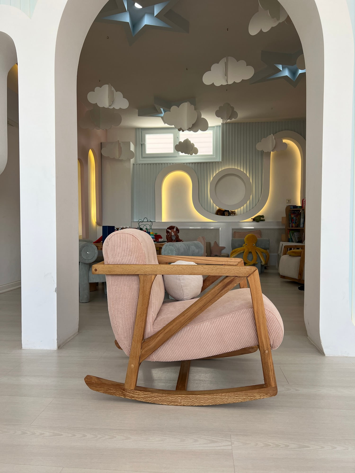 Fotoliu, Atelier Del Sofa, lemn de carpen, roz, 75x62x52 cm — imaginea 4