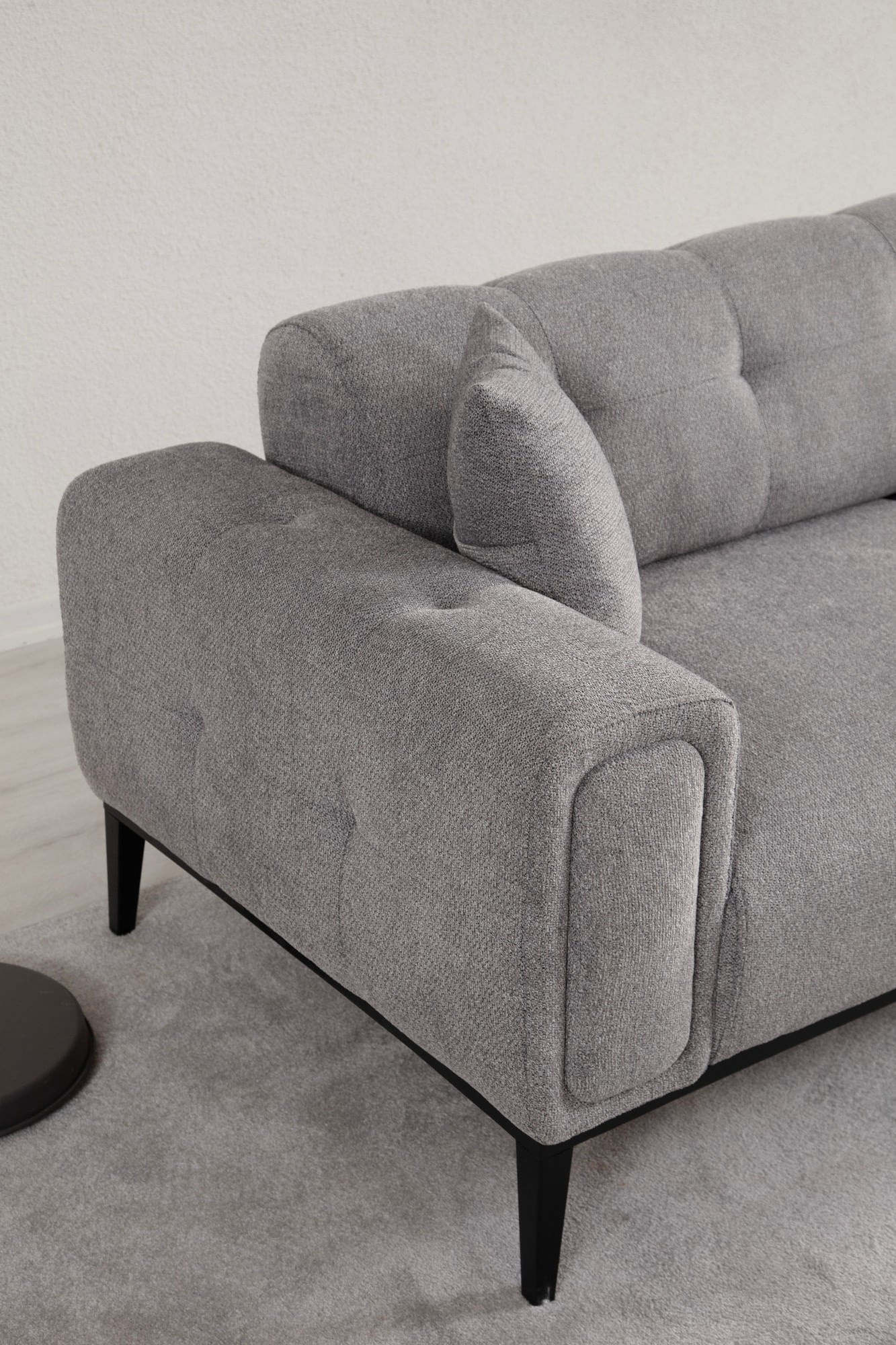 Canapea extensibila 3 locuri, Hanah Home, lemn de fag, gri deschis, 225x92x76 cm — imaginea 9