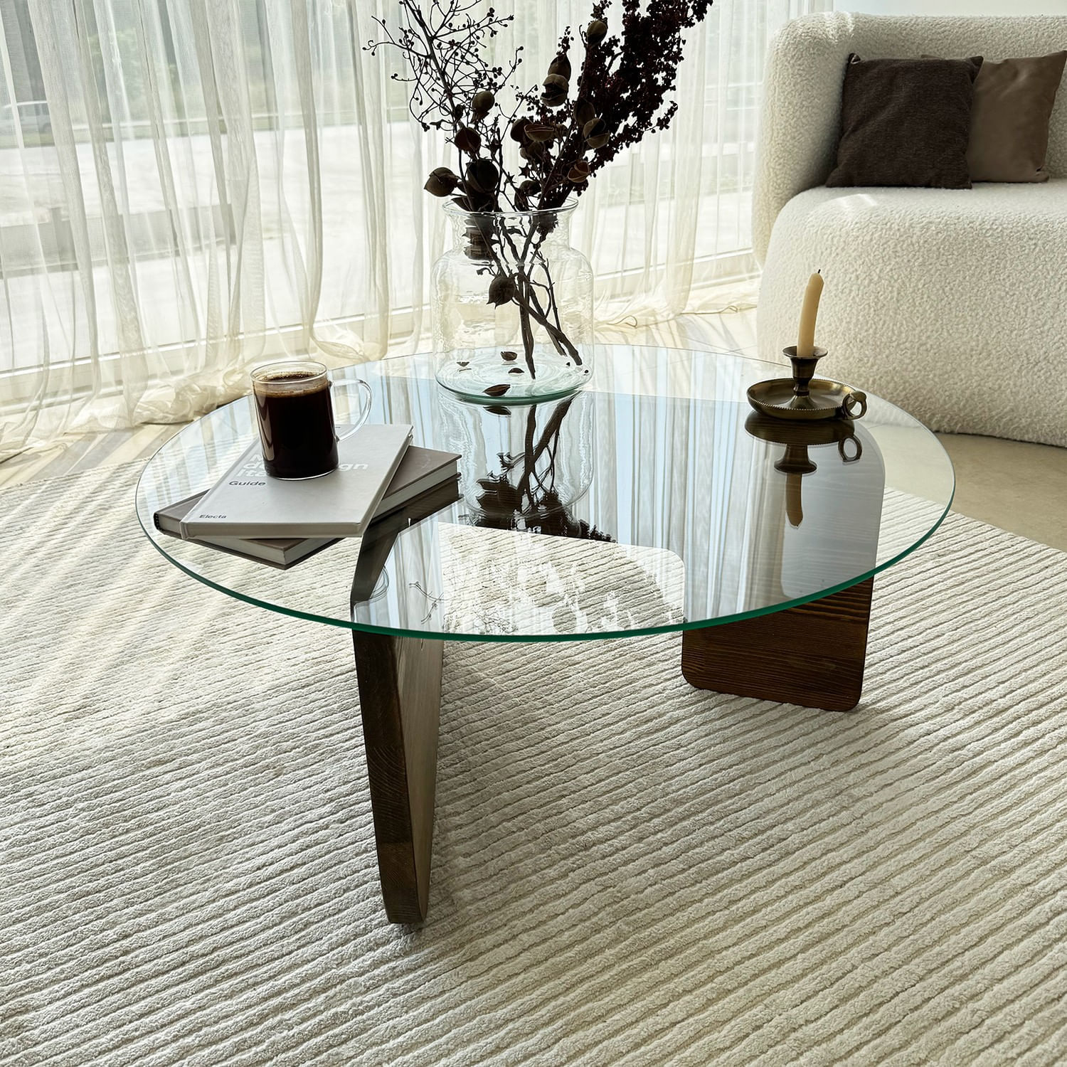 Masuta de cafea, Hanah Home, lemn masiv si sticla securizata, nuc si transparent, 75x75x35 cm — imaginea 8