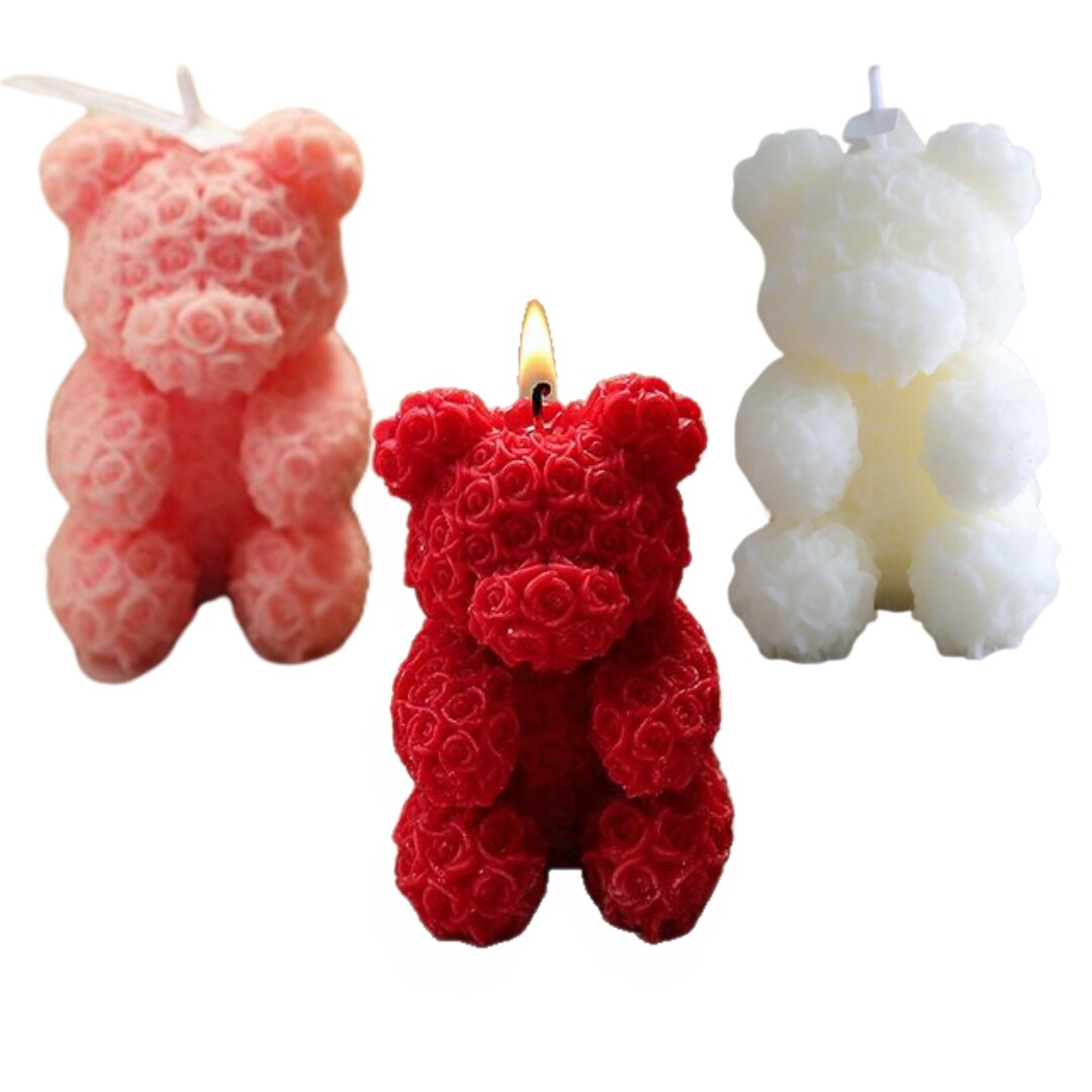 Lumanare parfumata in forma de ursulet din trandafiri, handmade, design unic, ceara naturala din soia, Clickzu
