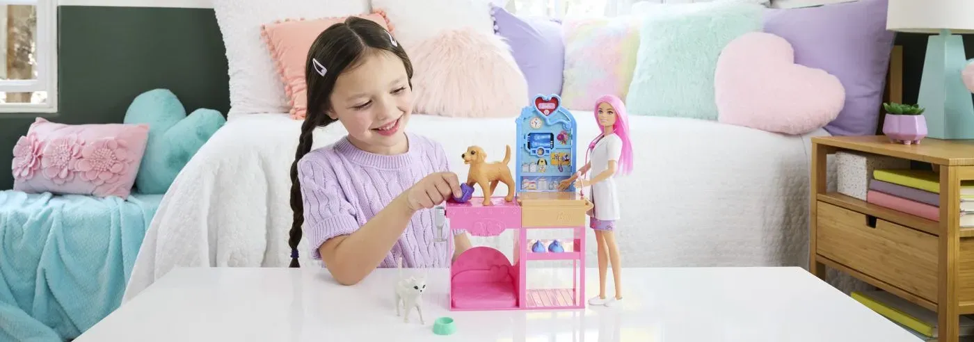 Set Papusa Barbie, Clinica Veterinara Fast Cast cu Accesorii