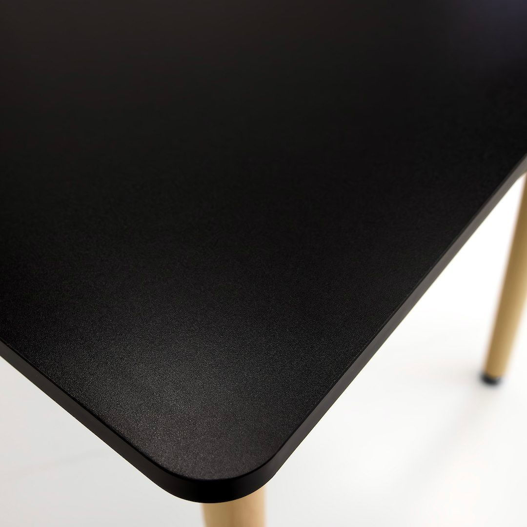 Masa patrata Jumi, 80x80 cm, blat MDF negru, picioare lemn, stil scandinav — imaginea 5
