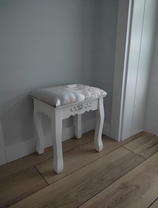 Taburet tapitat pentru masa de toaleta, picioare din lemn masiv, 38x28x45 cm — imaginea 5