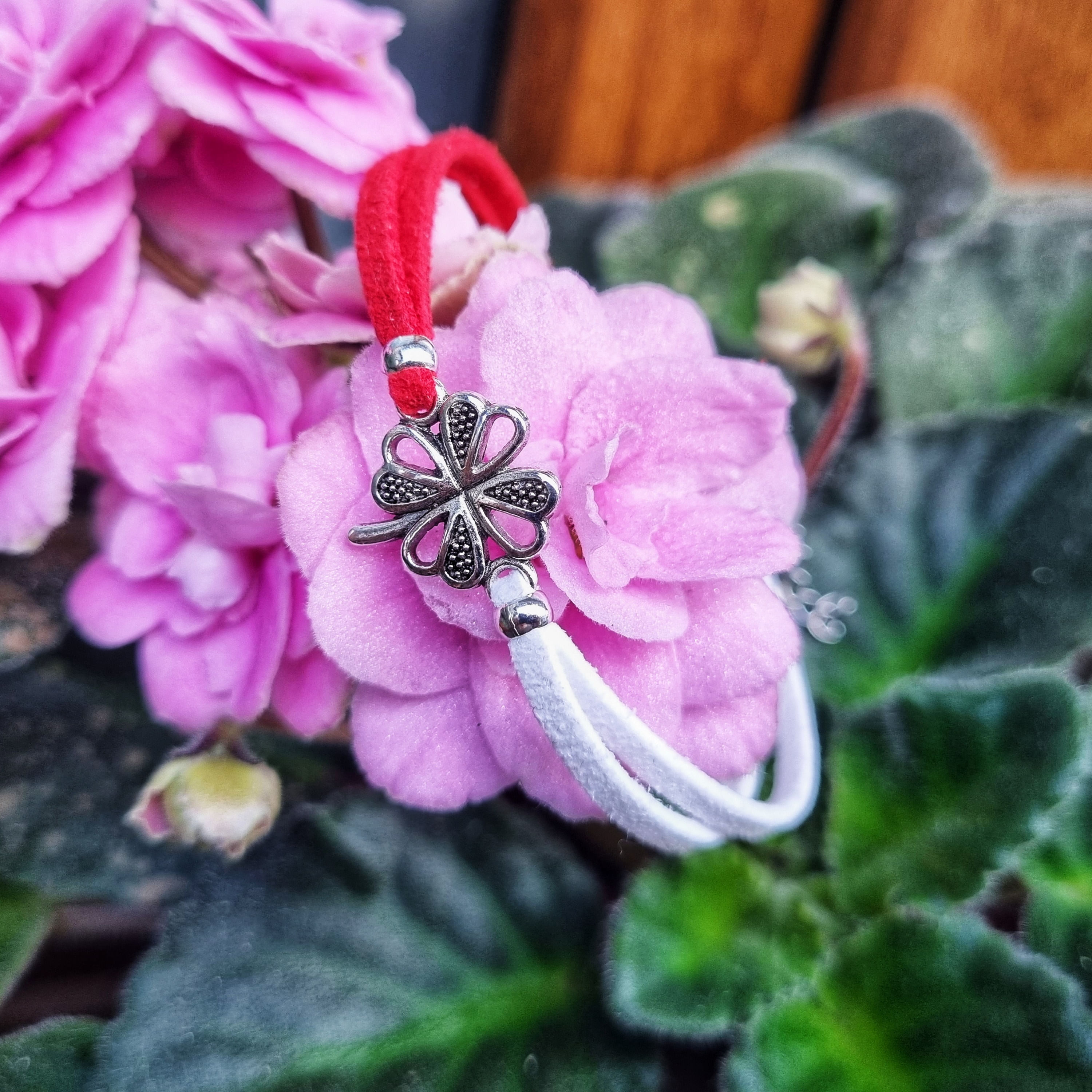 Martisor Bratara Trifoi cu patru foi stilizat, din piele intoarsa eco lucrata manual by Wild Bracelets - imagine 4