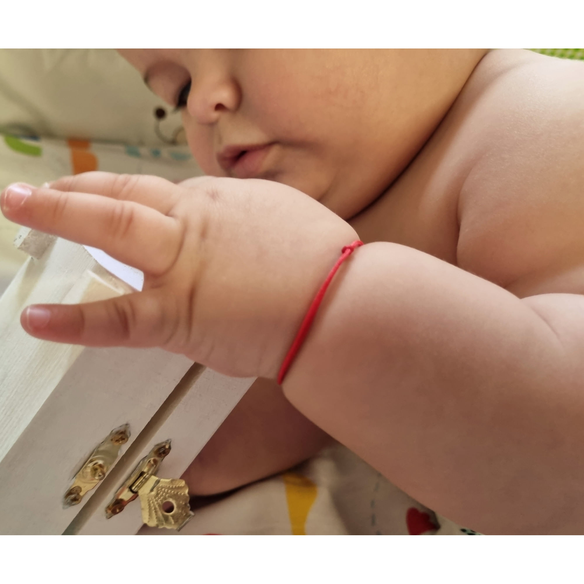 Bratara Bebe reglabila rosie din snur de matase pentru nou nascuti si copii - imagine 5