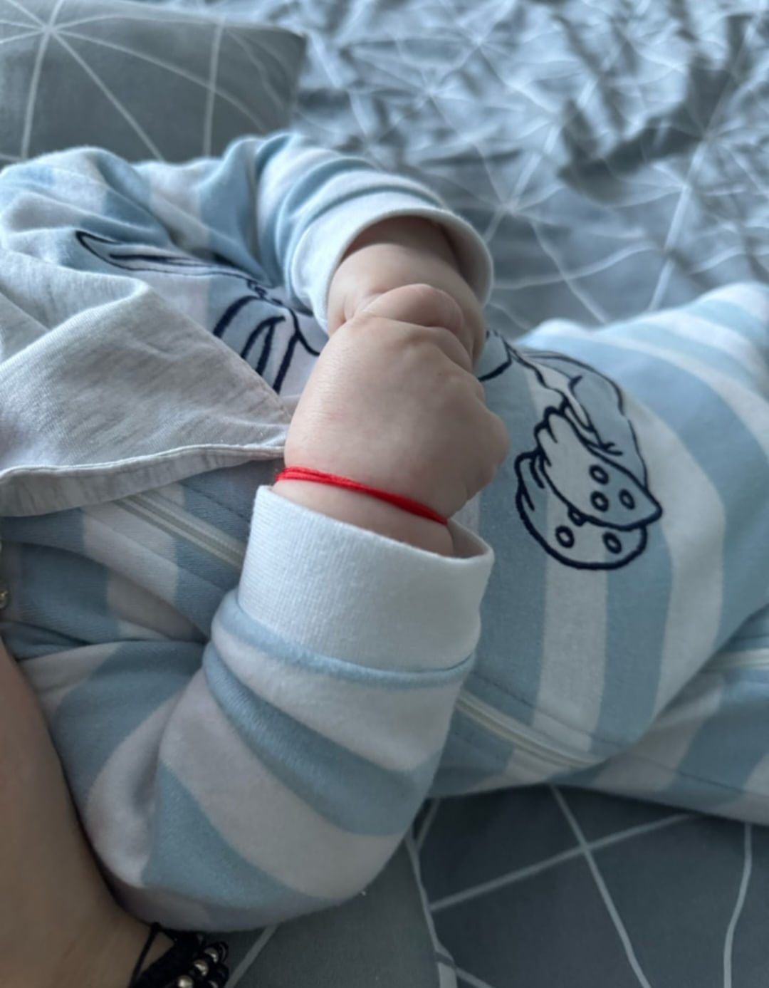 Bratara Bebe reglabila rosie din snur de matase pentru nou nascuti si copii - imagine 6