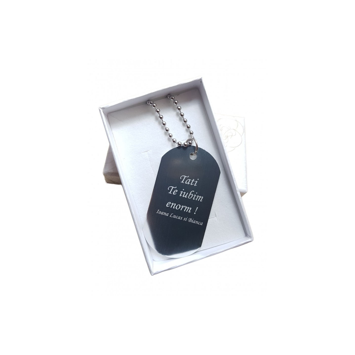 Lantisor personalizat metalic cu placuta. pandantiv gravat textul tau