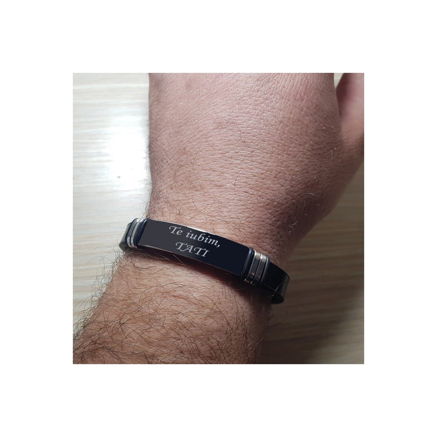 Bratara personalizata neagra piele gravata cu textul tau