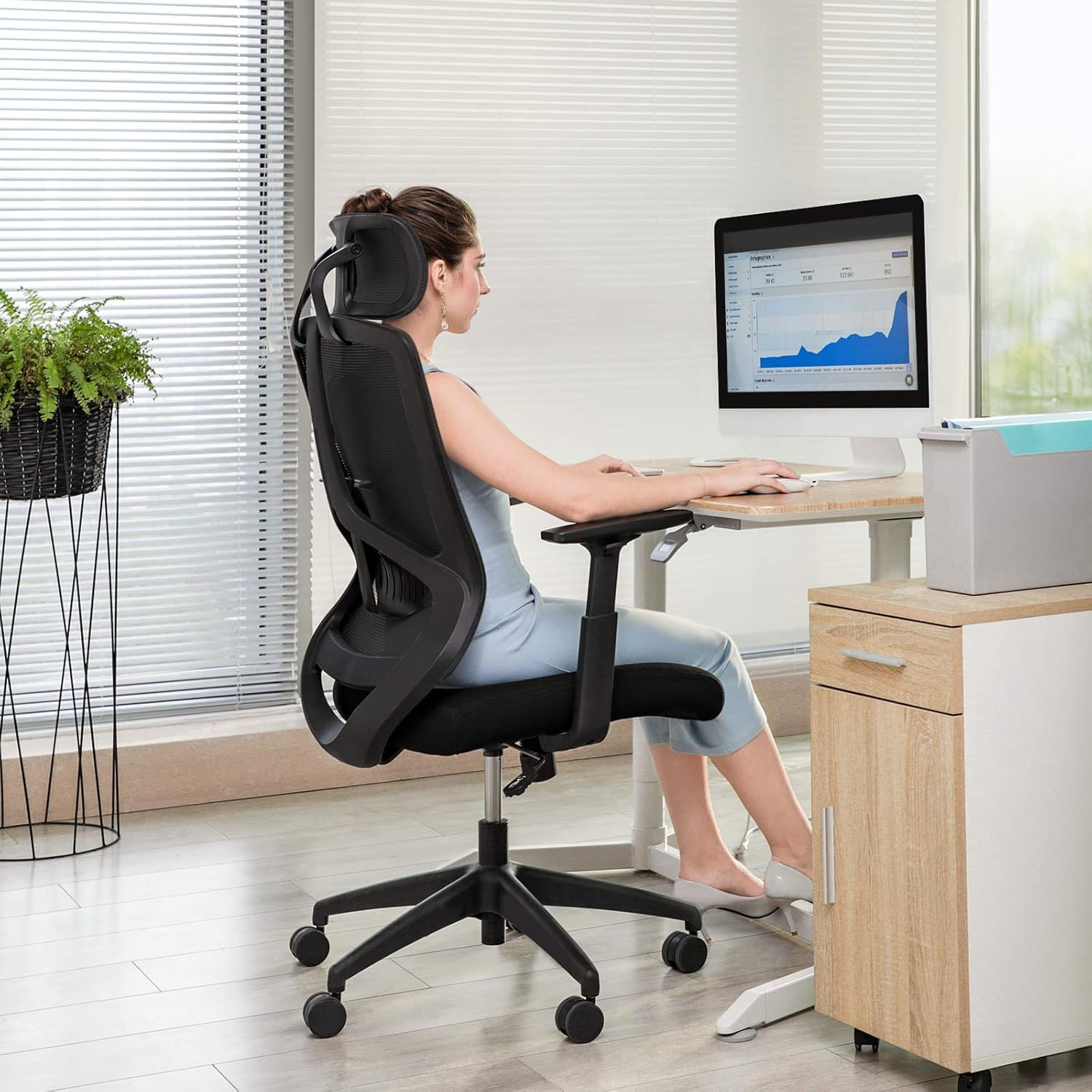 Scaun de birou ergonomic cu tetiera si suport lombar, reglabil, mecanism balans, maxim 120 kg, 70x70x133 cm, negru — imaginea 5