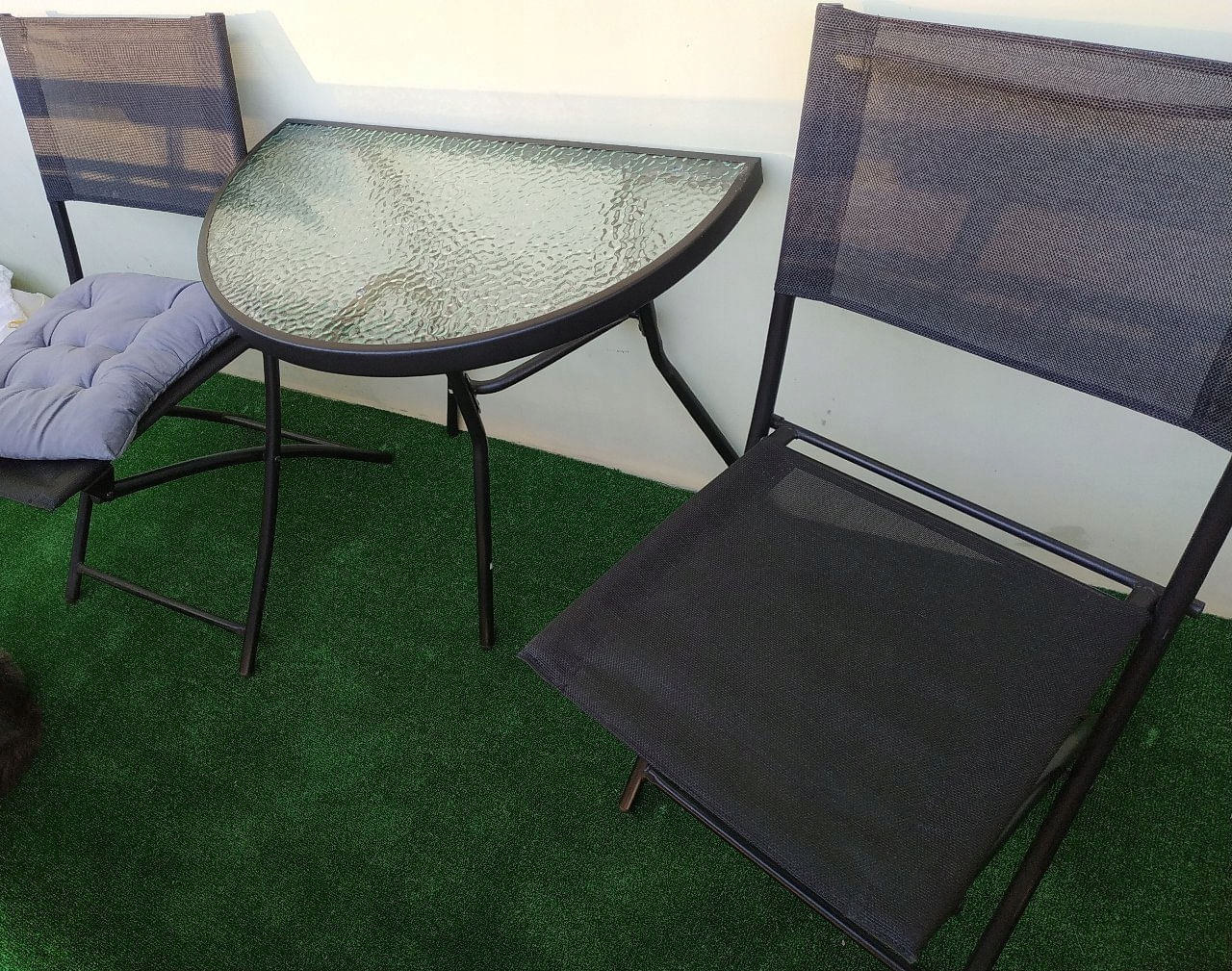 Set mobilier gradina masa semirotunda sticla calita mozaic cu 2 scaune pliabile textilen, gri — imaginea 15