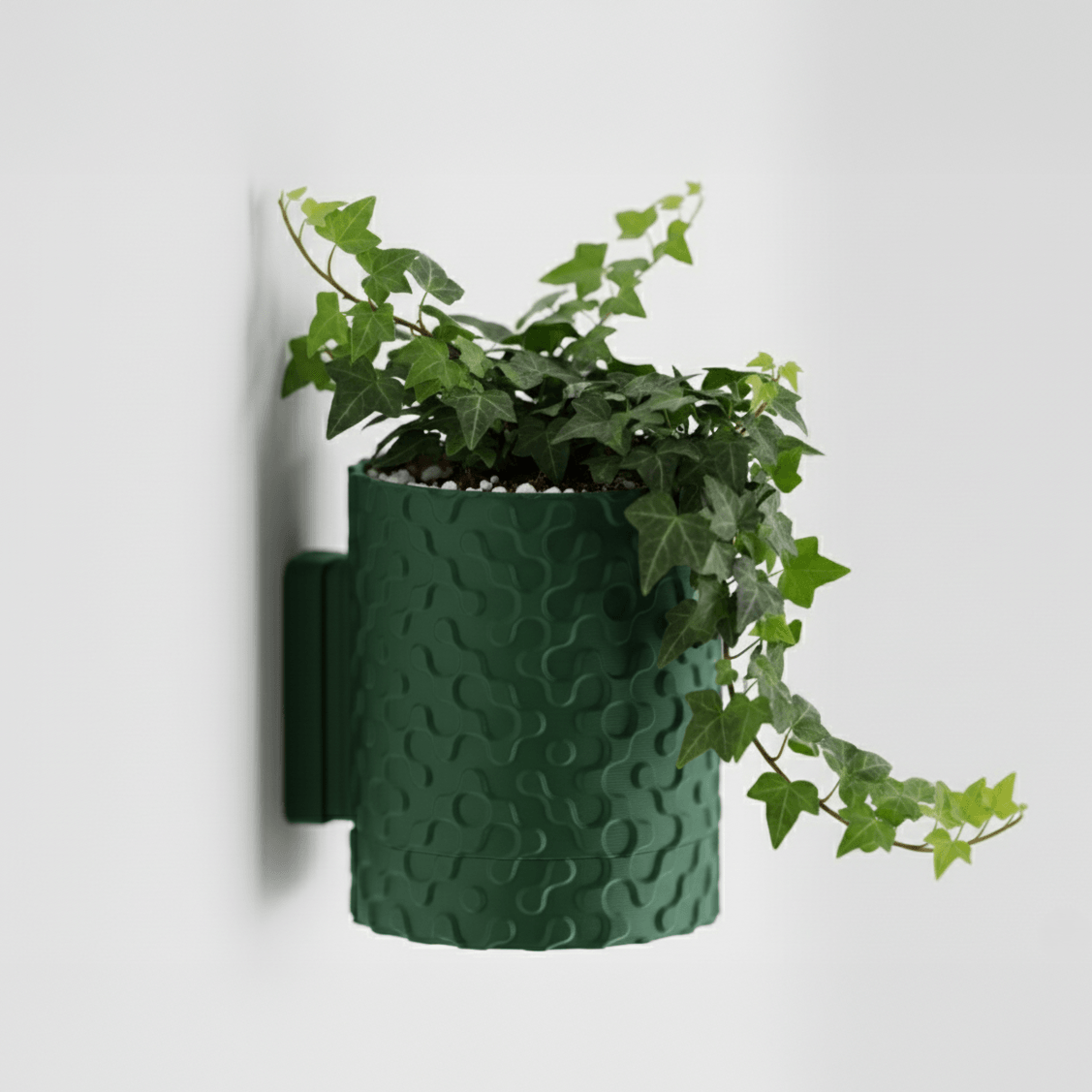 Ghiveci decorativ de perete – Design Wave Motion, culoare Forest Emerald, plastic PLA, 14cm inaltime, 10cm diametru — imaginea 2