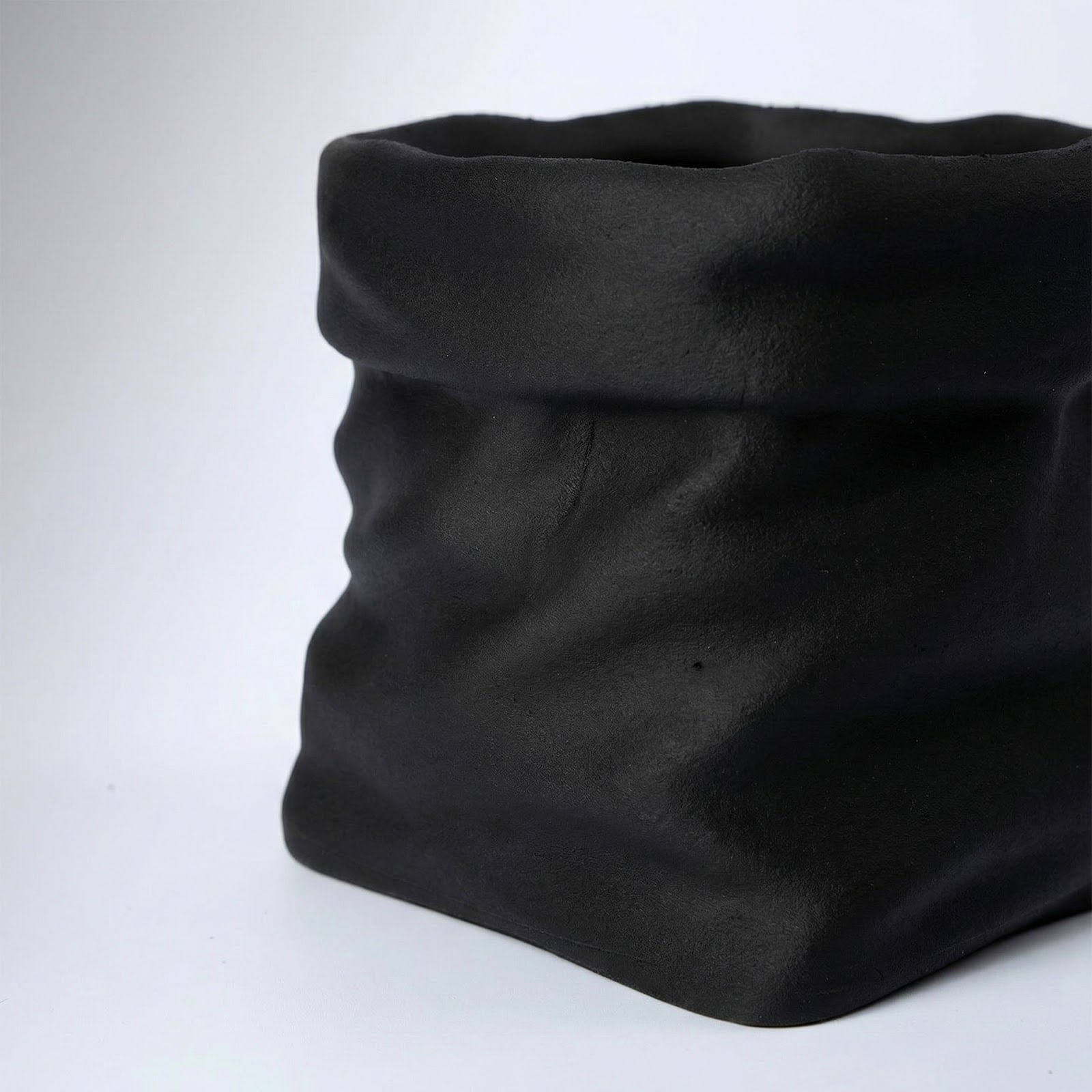 Ghiveci Decorativ cu Silueta Drapata, Negru, 13 cm — imaginea 4