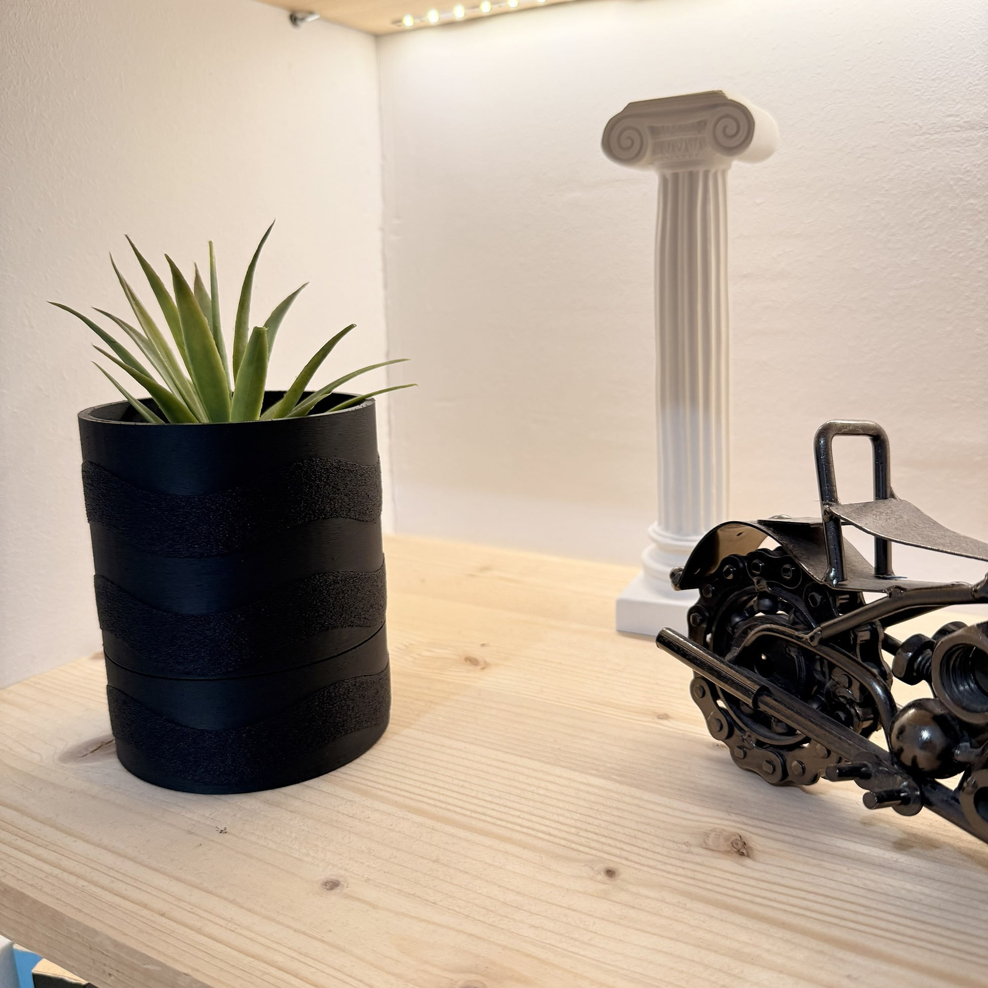 Ghiveci pentru plante mici (planta nu este inclusa), Diametru intern 9 cm, Negru — imaginea 5