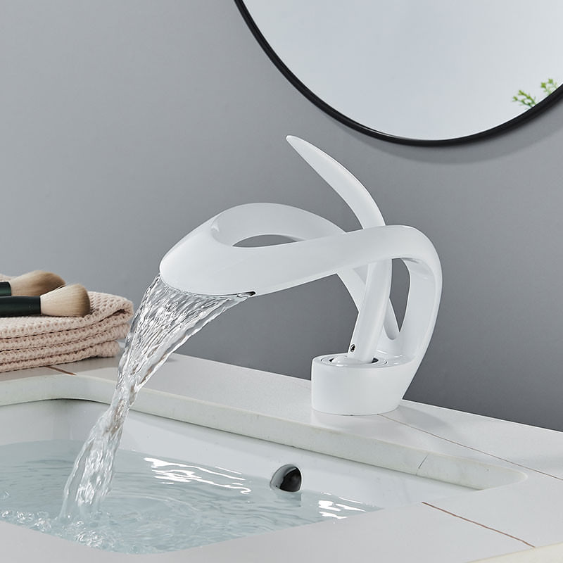 Baterie chiuveta baie, Blackswan, Tip M215, model alb scurt cu pipa tip cascada, dimensiune 15 cm — imaginea 6