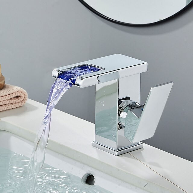 Baterie chiuveta baie, Blackswan, Tip M188, model crom scurt cu pipa tip cascada si LED, dimensiune 12.5 cm — imaginea 2