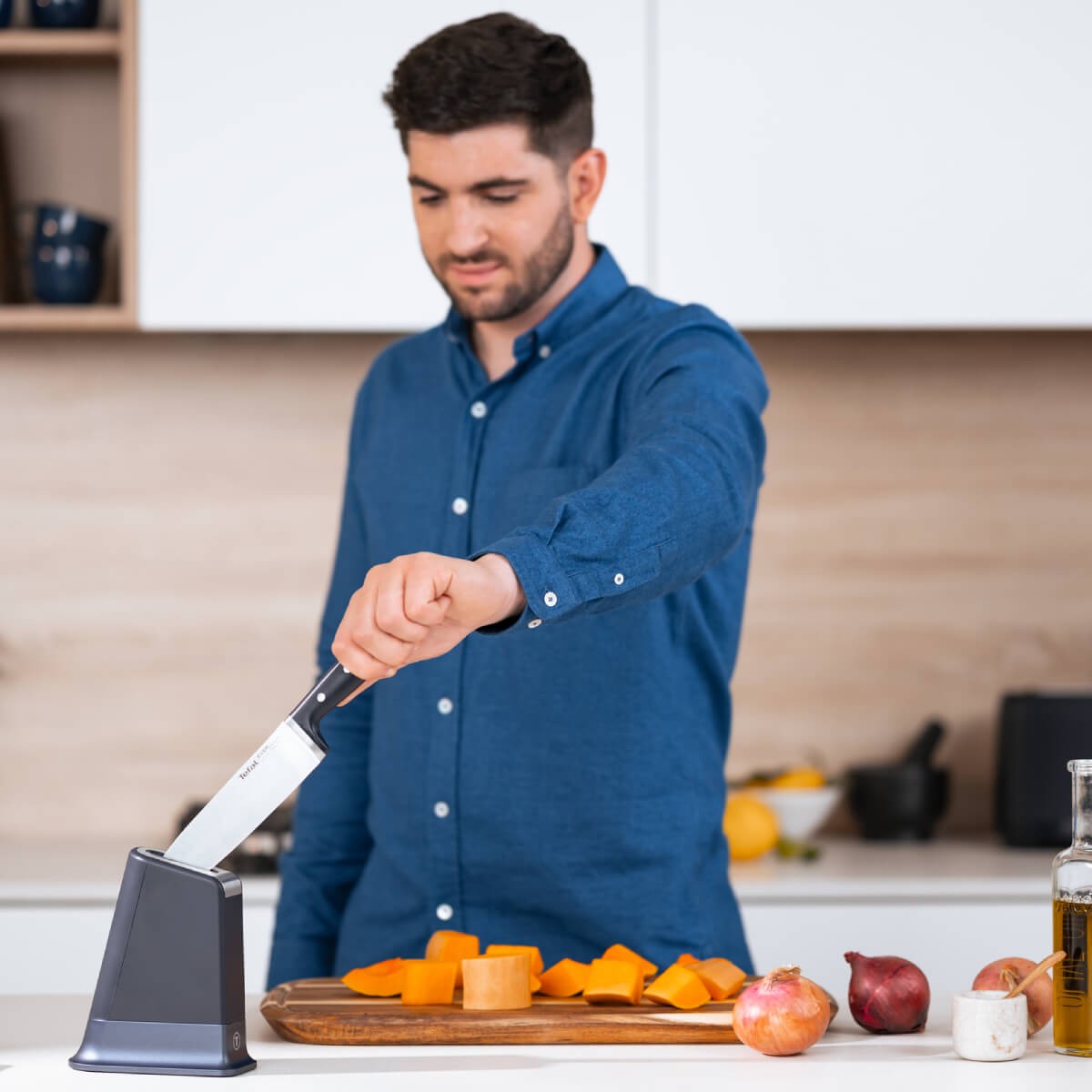 Cutitul bucatarului & suport Tefal EverSharp Pro K297S244, inox german, maner ergonomic, sistem de ascutire integrat — imaginea 15