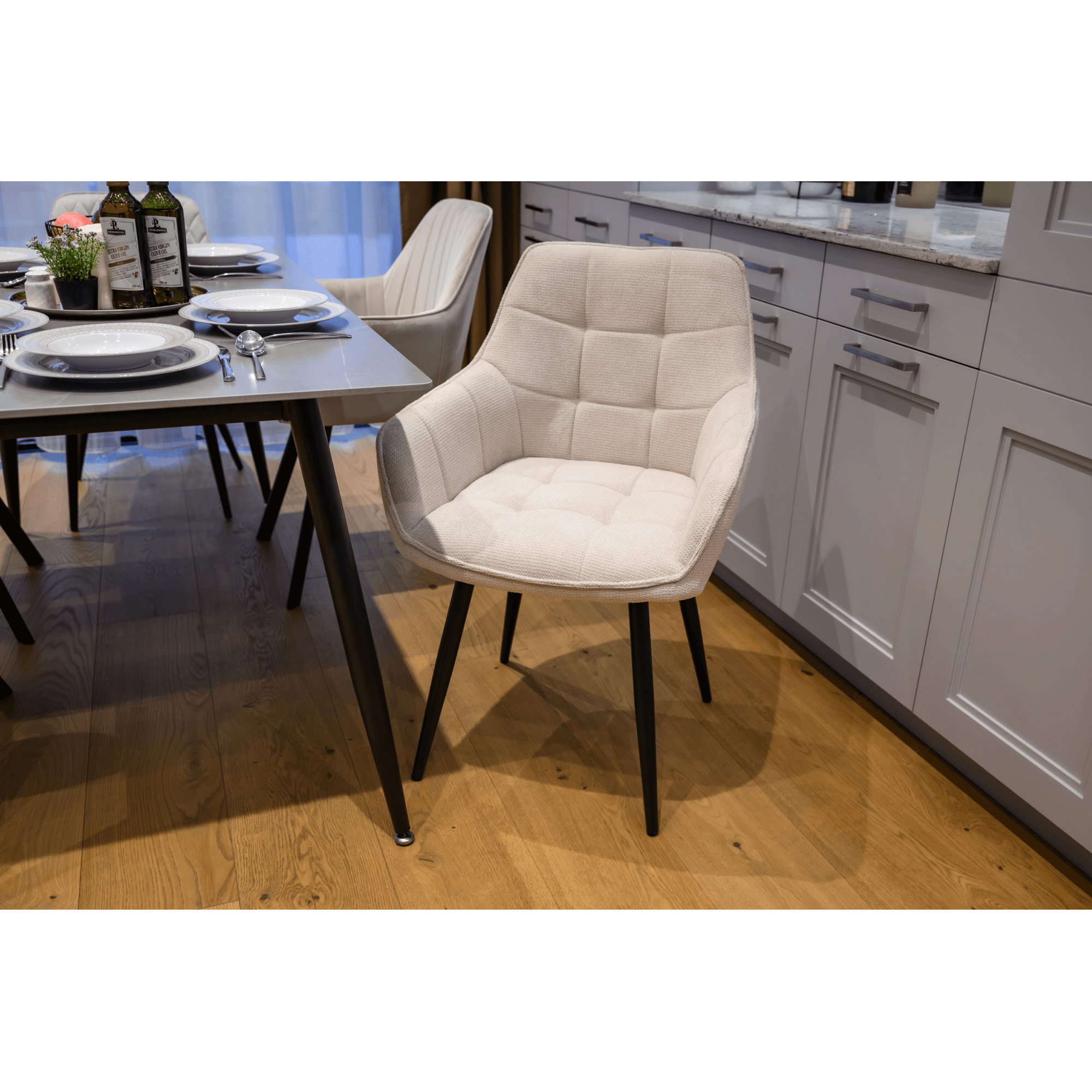 Scaunul de design, bej/negru, MARKEN — imaginea 17