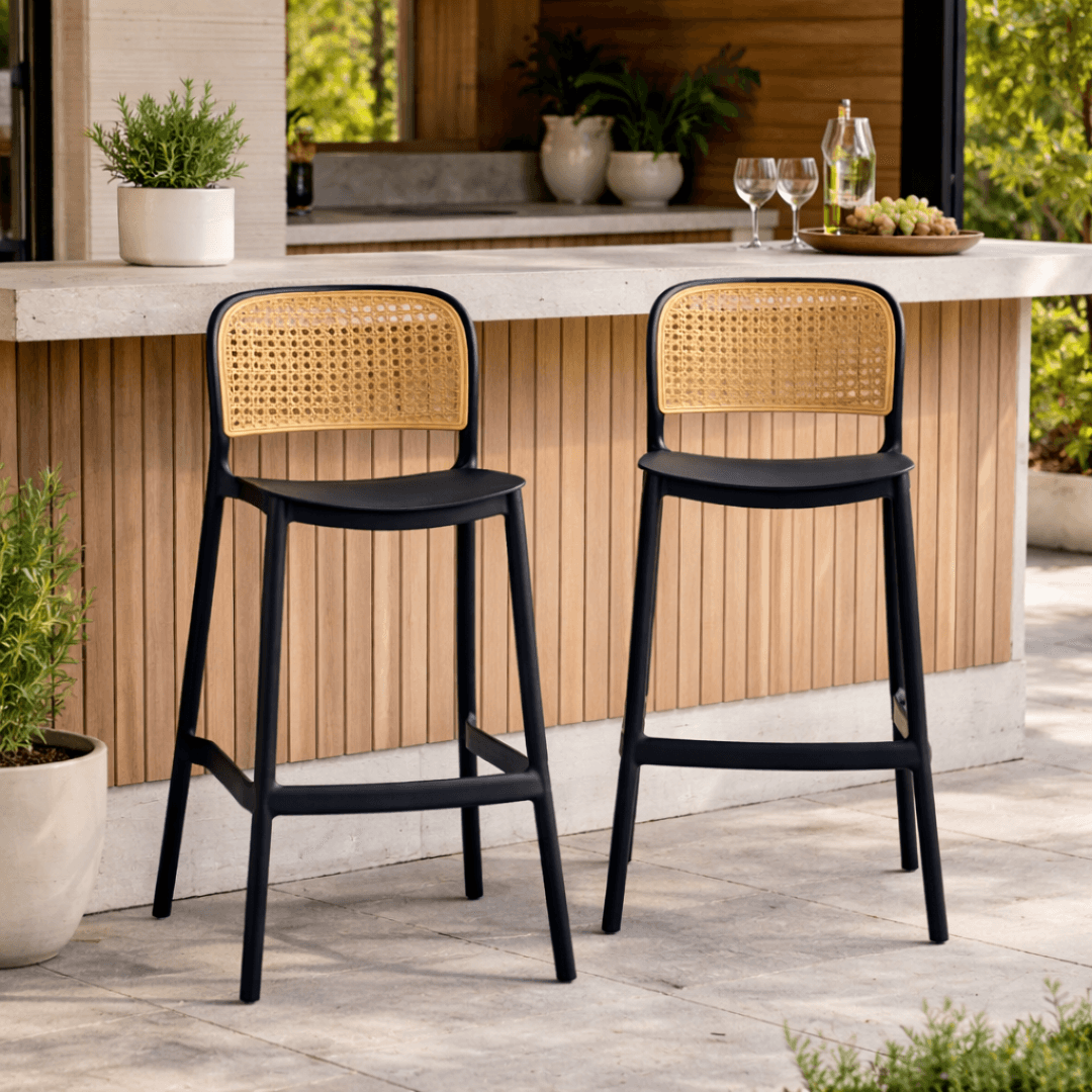 Scaun de bar, stivuibil, negru/bej, RAVID NEW TYP 3 — imaginea 3